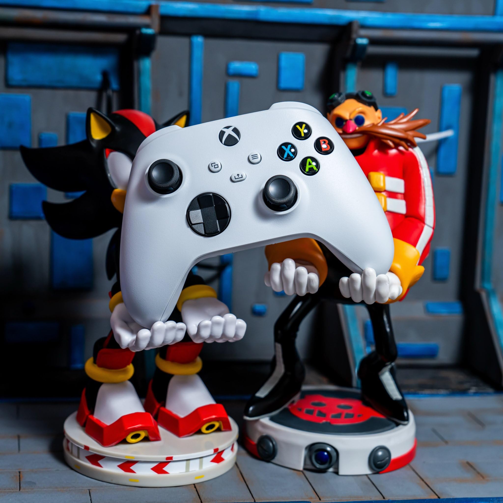 Cable Guys Modern Dr Eggman Support Manette et Porte Telephone - Gaming Accessoire et Figurine pour Bureau et Gamer Setup, Compatible avec Xbox, PlayStation et la Plupart des Manettes