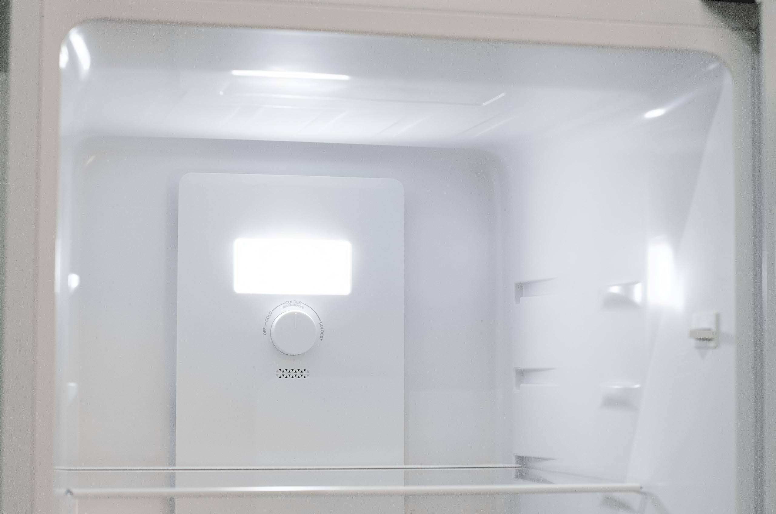 Corberó - Frigorífico Combi | CCH18023W | Capacidad 253 L | No Frost | Blanco | Luz LED | Crisper | Balcones Ajustables, Estantes de Cristal, Hueveras, Cubiteras | 40 Db | Eficiencia Energética F