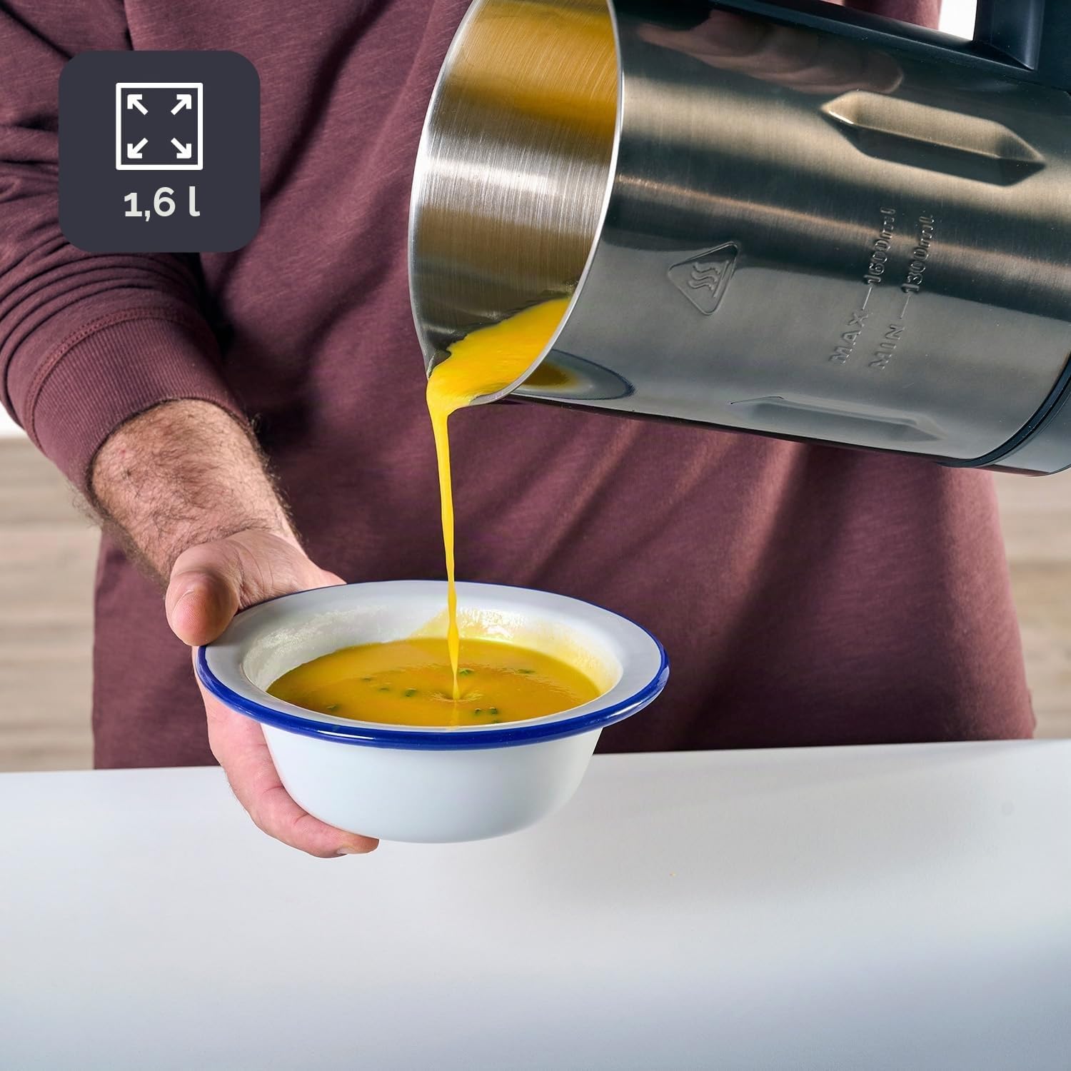 BLACK+DECKER BXSM1000E - Soup Maker 1040W | Caraffa Inox 1,6L | 7 Programmi Automatici | Smoothies, Compote & Zuppe | Funzione Mantenimento Caldo | Schermo Digitale | Materiali Senza BPA