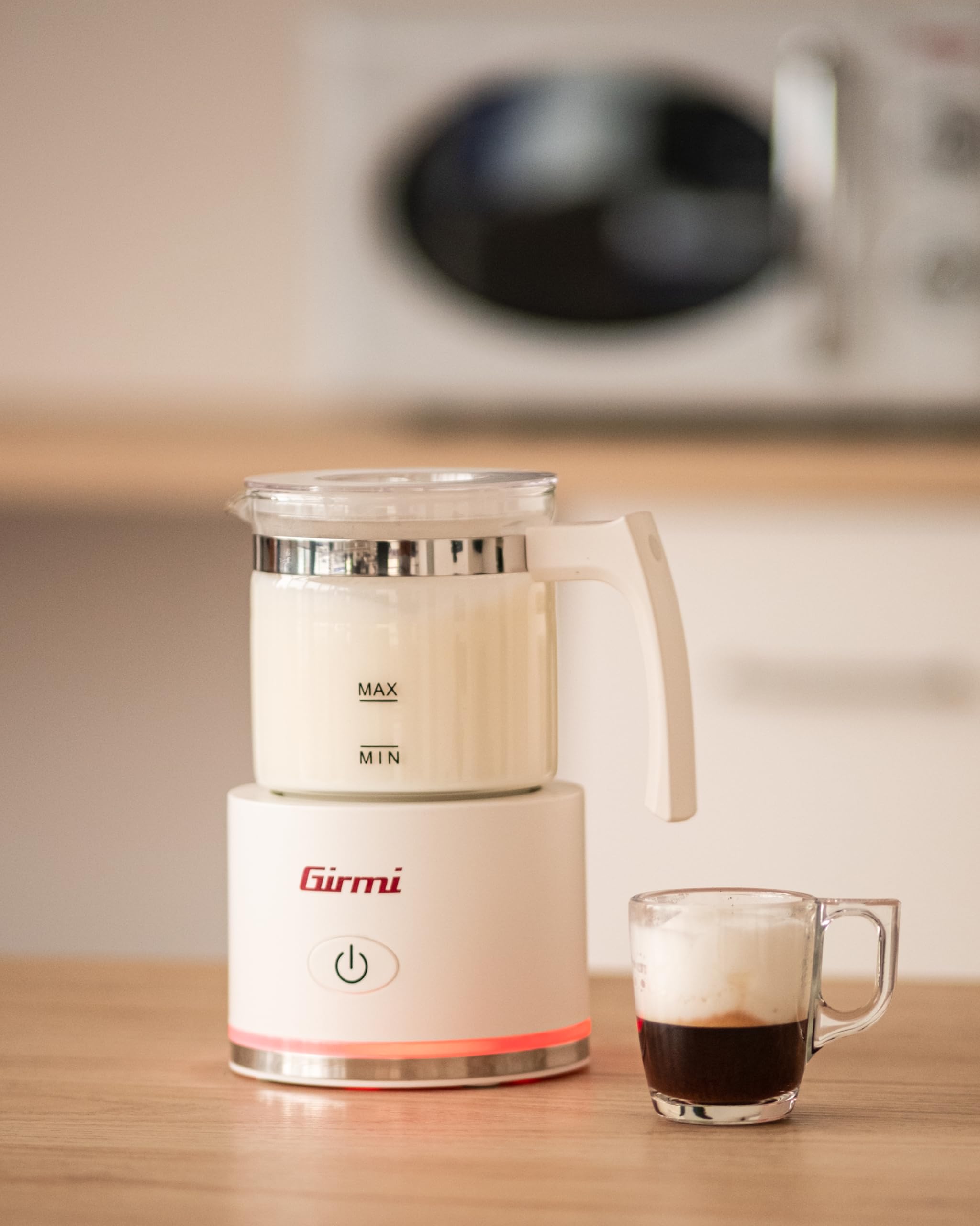 Girmi ML70 Montalatte, 600W, Capacità 250 ml, Contenitore in vetro, Spegnimento automatico, Monta e scalda anche Latte Vegetale, Bianco