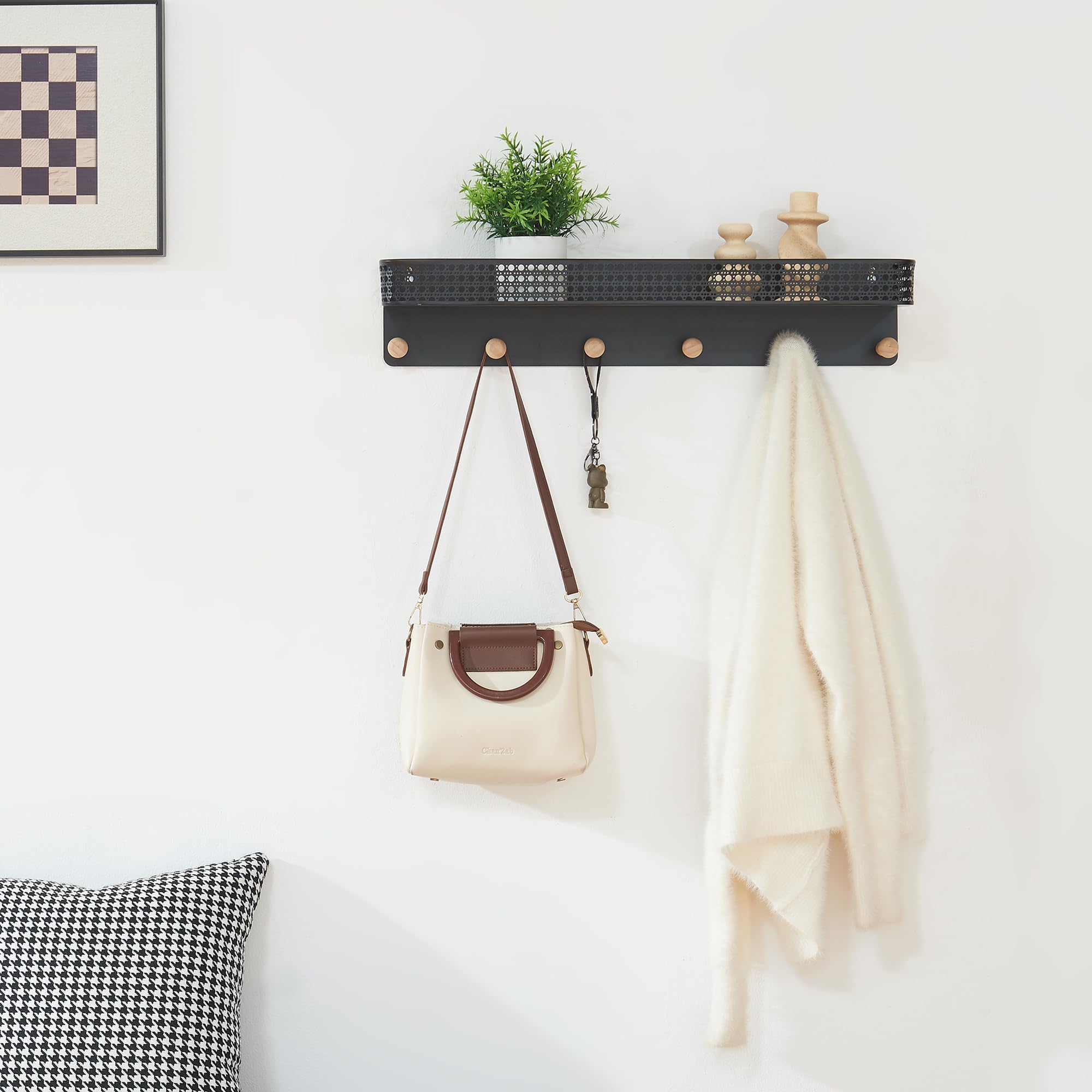 [en.casa] Perchero de Pared Jäller con 6 Ganchos y 1 Estante con Borde Colgador para Prendas Bolsos para Recibidor Oficina Dormitorio Orden y Estilo Metal Bambú 60x14x12cm - Negro
