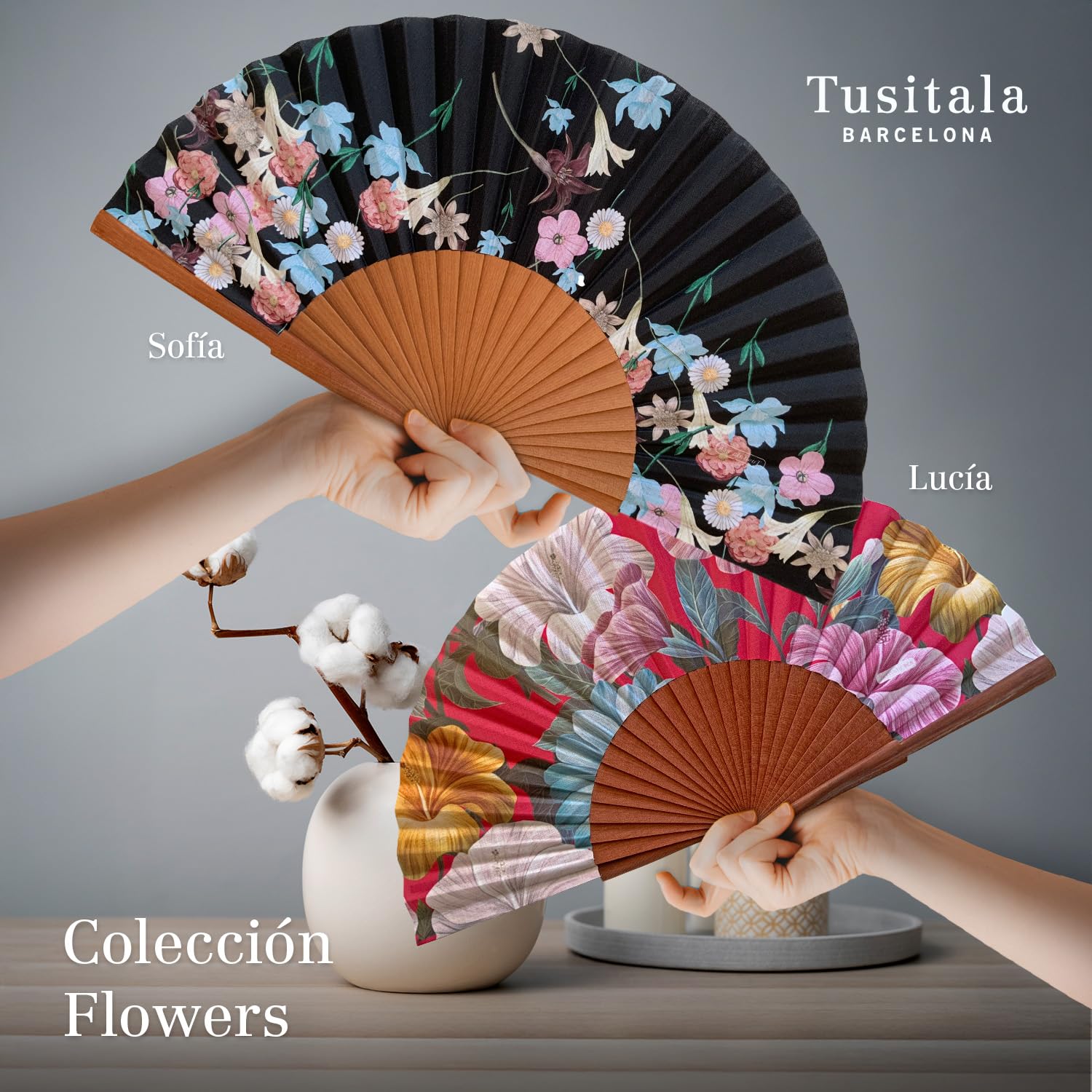 Spanischer Handfächer Triana – Holz und Baumwolle – 23 cm – Etui und Hülle aus Jute – Modeaccessoire – Handgefertigt in Spanien – Events und Geschenke – Blumenkollektion – Tusitala Barcelona