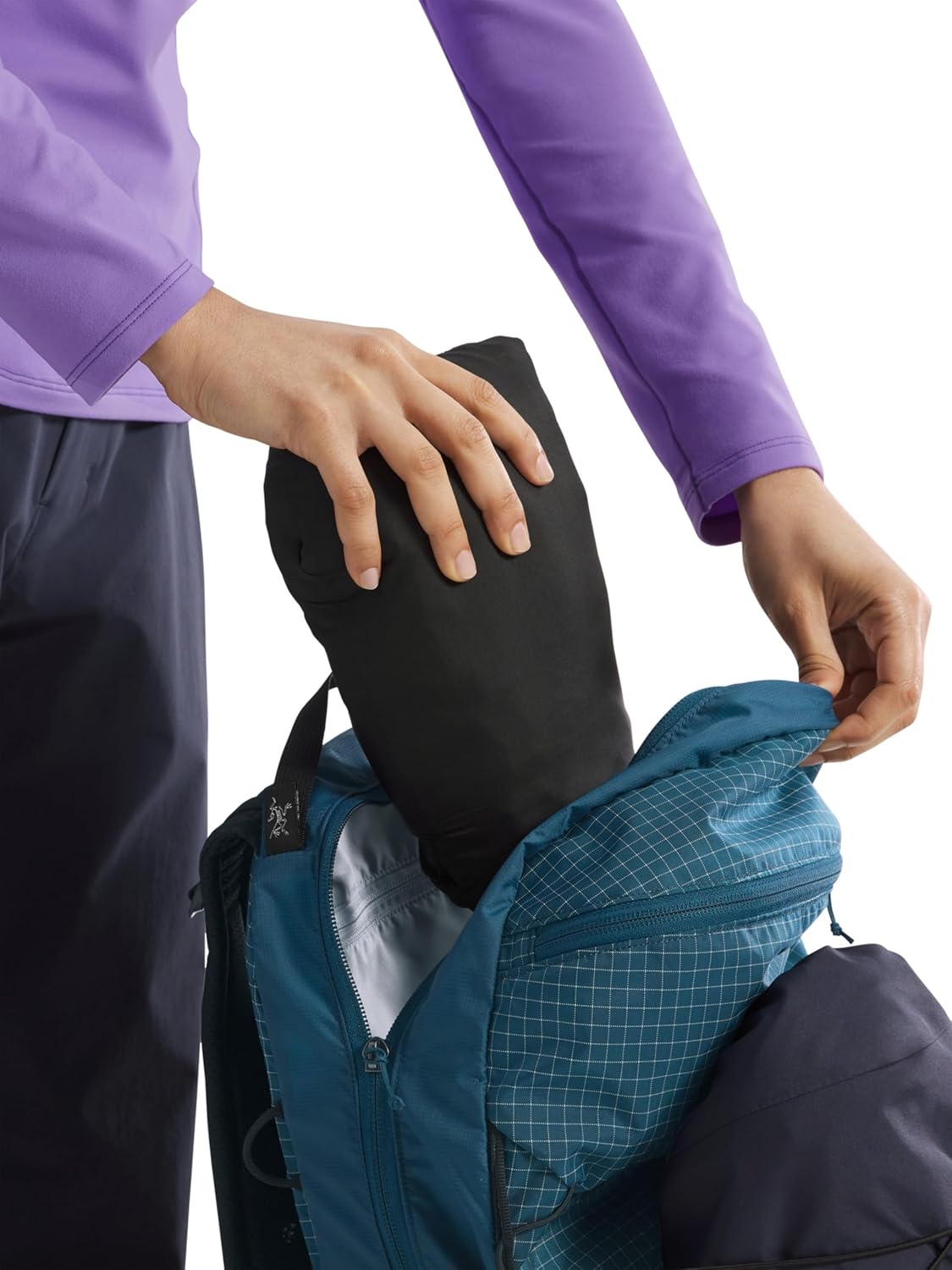 Arc'teryx Atom Jacket Women's | Warm Yet Lightweight Synthetically Insulated Hiking Jackets for Women - Image 6