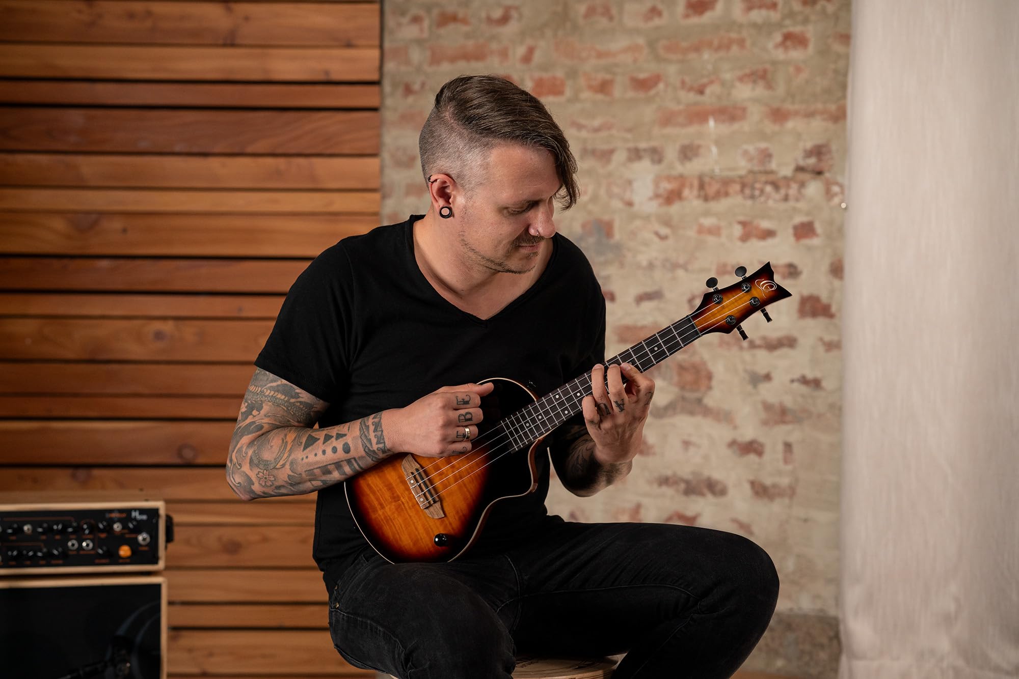ORTEGA Neo Series - Ukulele tenore a 4 corde + custodia