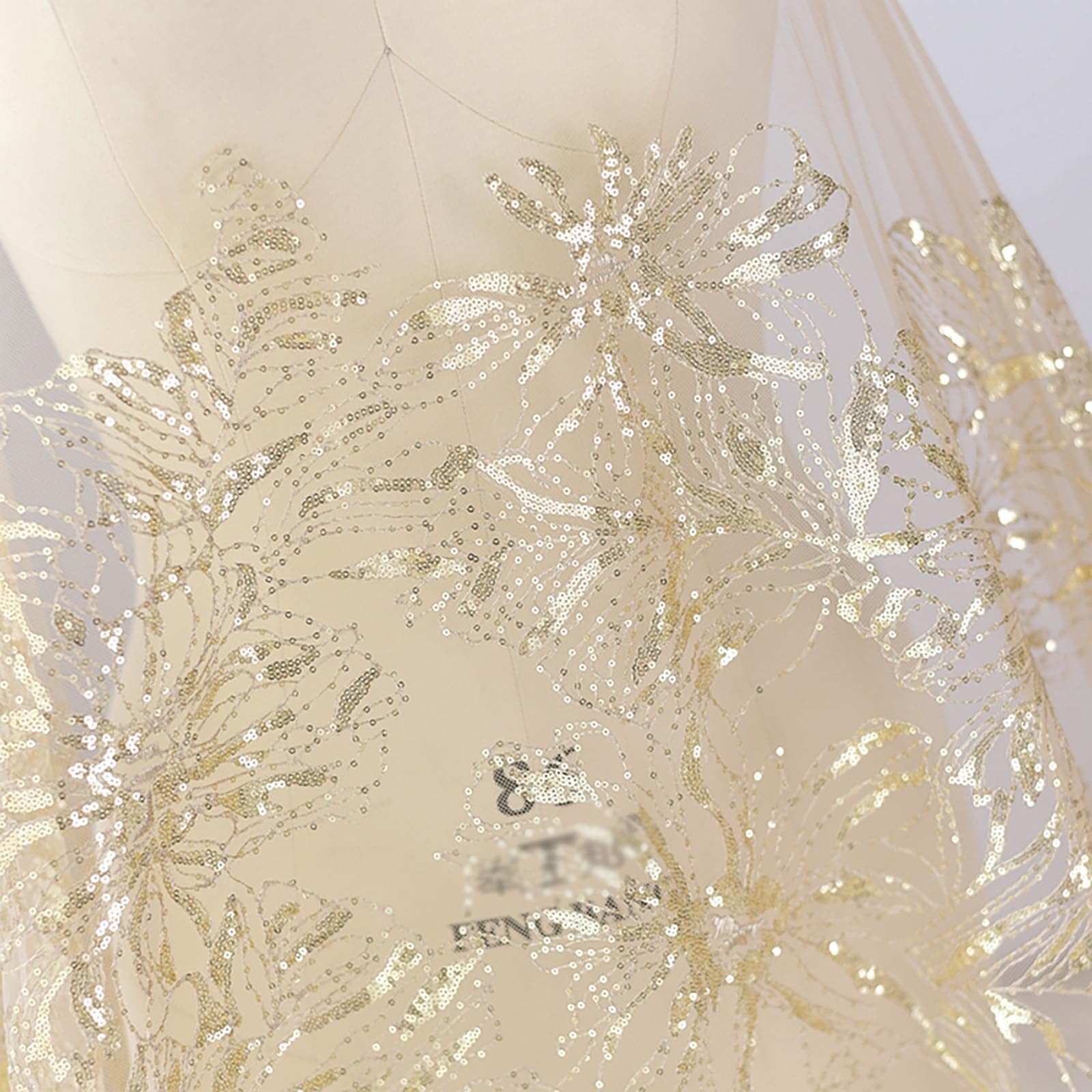 Tessuto Stoffa a Metro Tessuto ricamato in pizzo dorato con paillettes per cucire, per abiti da sposa, in tulle a rete, per decorazioni per la casa, per interni ed esterni(L 12 m)