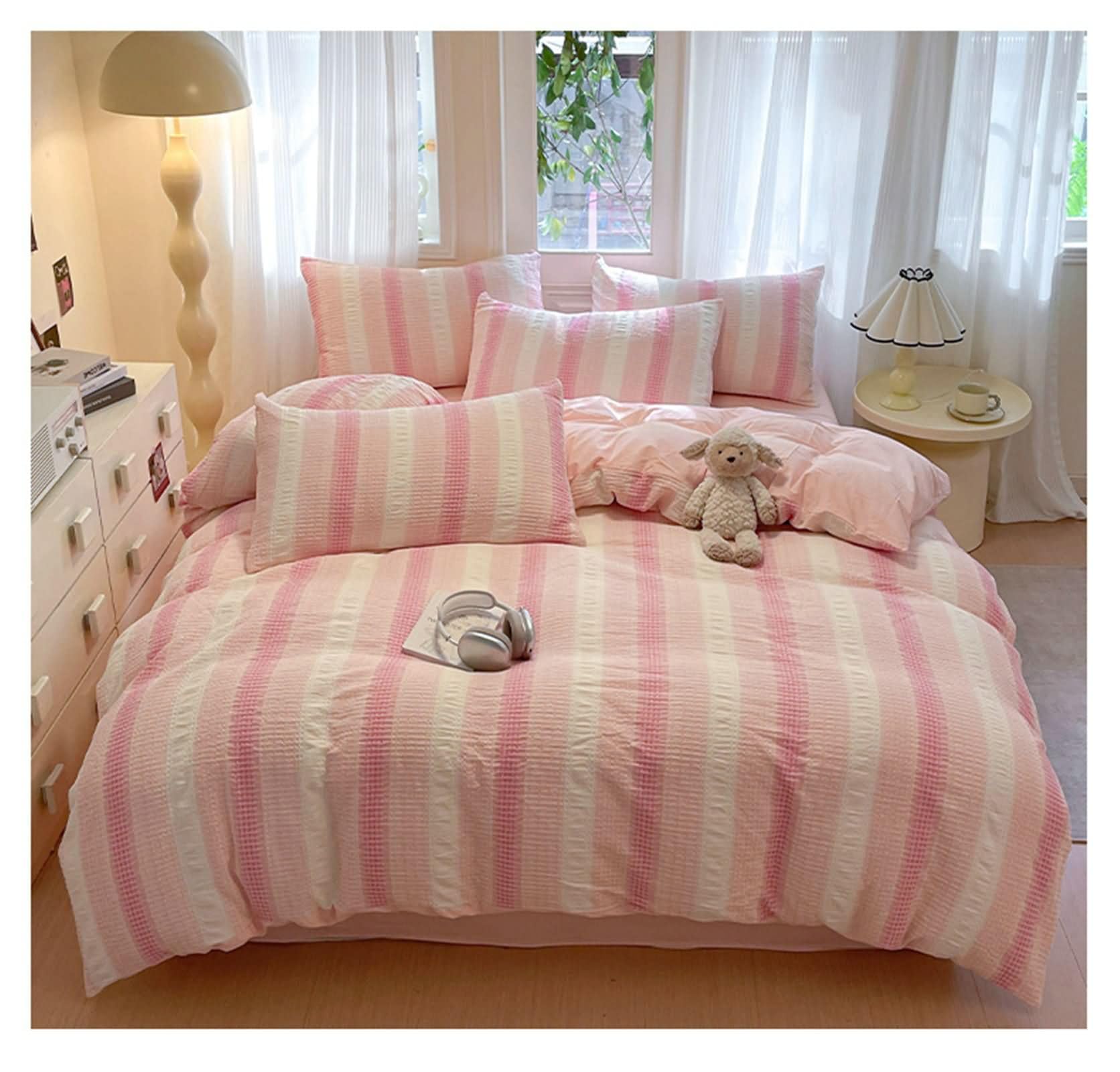 4-częściowy komplet pościeli, poszwa na kołdrę 200 x 230 cm, prześcieradło z gumką 180 x 200 cm, 2 poszewki na poduszki, wzór w paski, miękka bawełna, różowy
