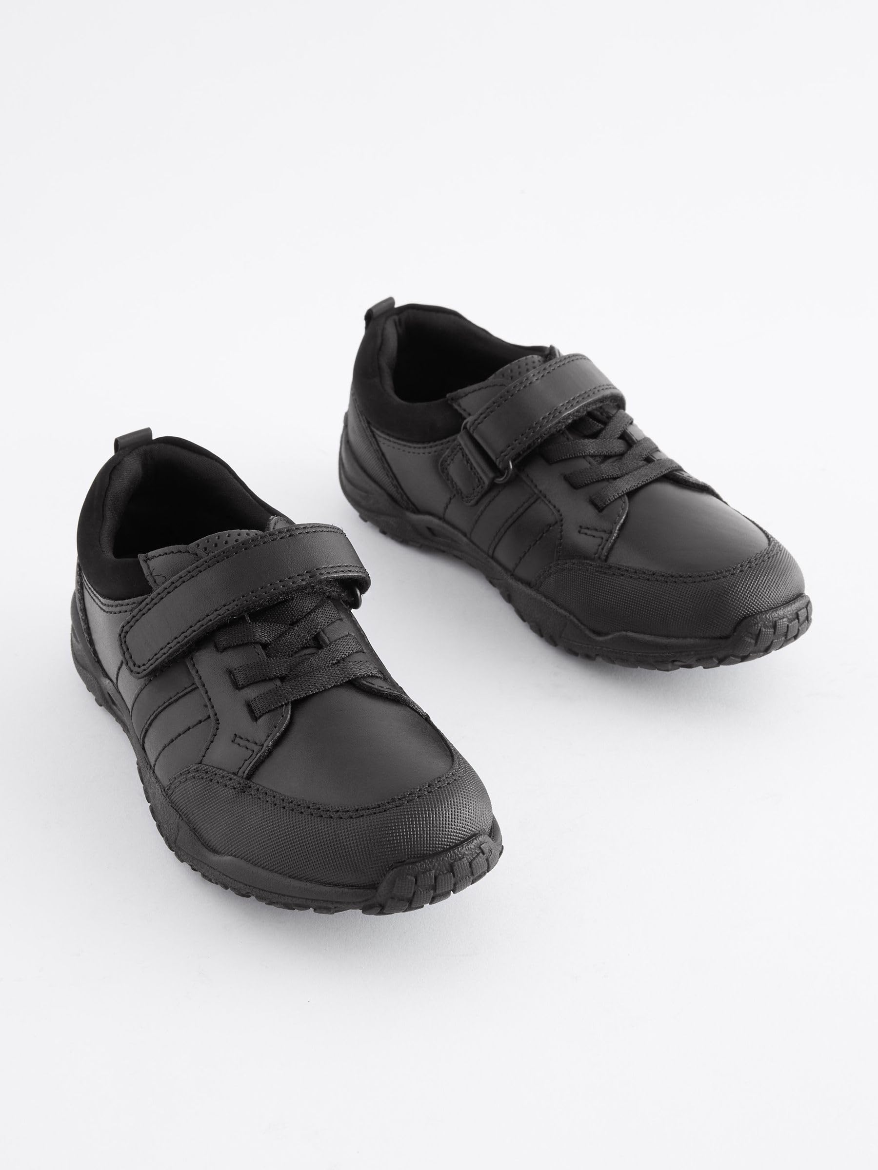 NEXT Niños Zapatos Escolares de Cuero con Cordones elásticos de Corte Ancho (H)