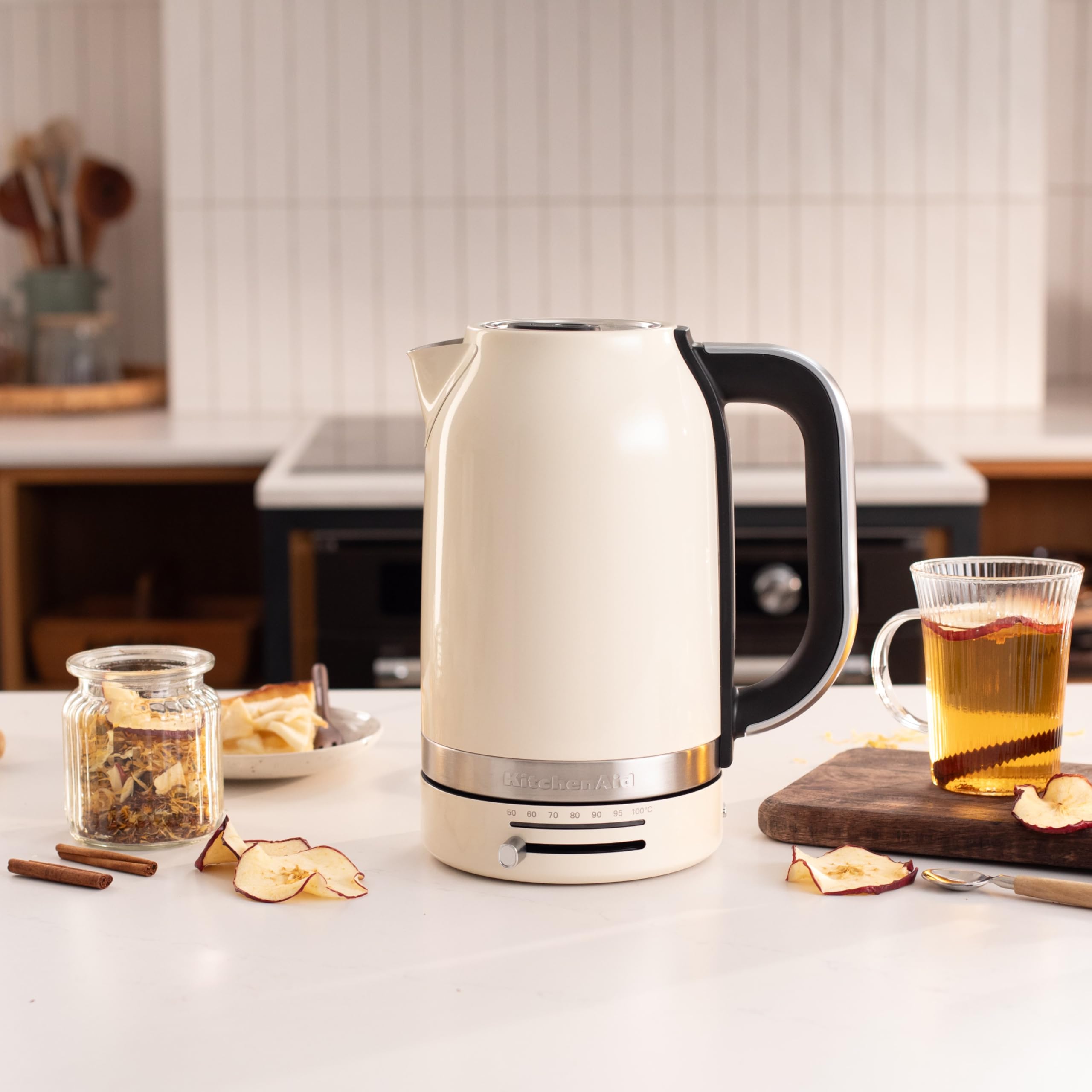 KitchenAid Hervidor de Agua Eléctrico con Control de Temperatura | Calentador Eléctrico de 1,7L | Jarra con Filtro Antical Extraíble | 2400W | Acero Inoxydable (Almendra)