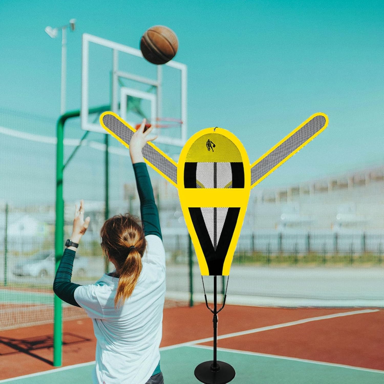 Basketball Training Defender Dummy, Portable Basketball Sports Training Equipment with Moveable Hands & Round Base
