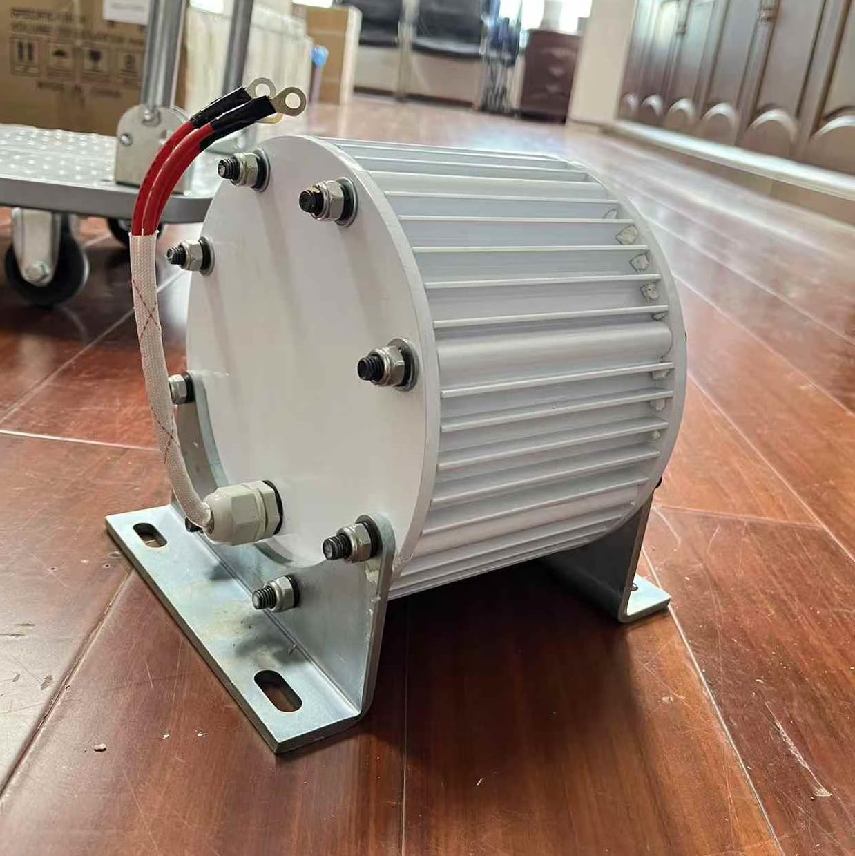 2000W 3 Phasen Permanent-Magnetgenerator 500U/min Getriebeloser Elektromotor,48V,220V,380V Permanentmagnet-Synchrongenerator für Windkraftanlagen Wasserturbinengenerator mit Sockel
