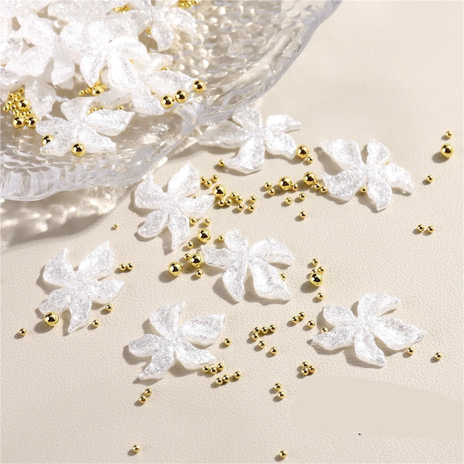 3D Lily and Ocean-Themed Nail Art with Rhinestones, Gold Starfish Beads, White Daffodil Crystals, and Pearl Embellishments(D-LK 60pcs)