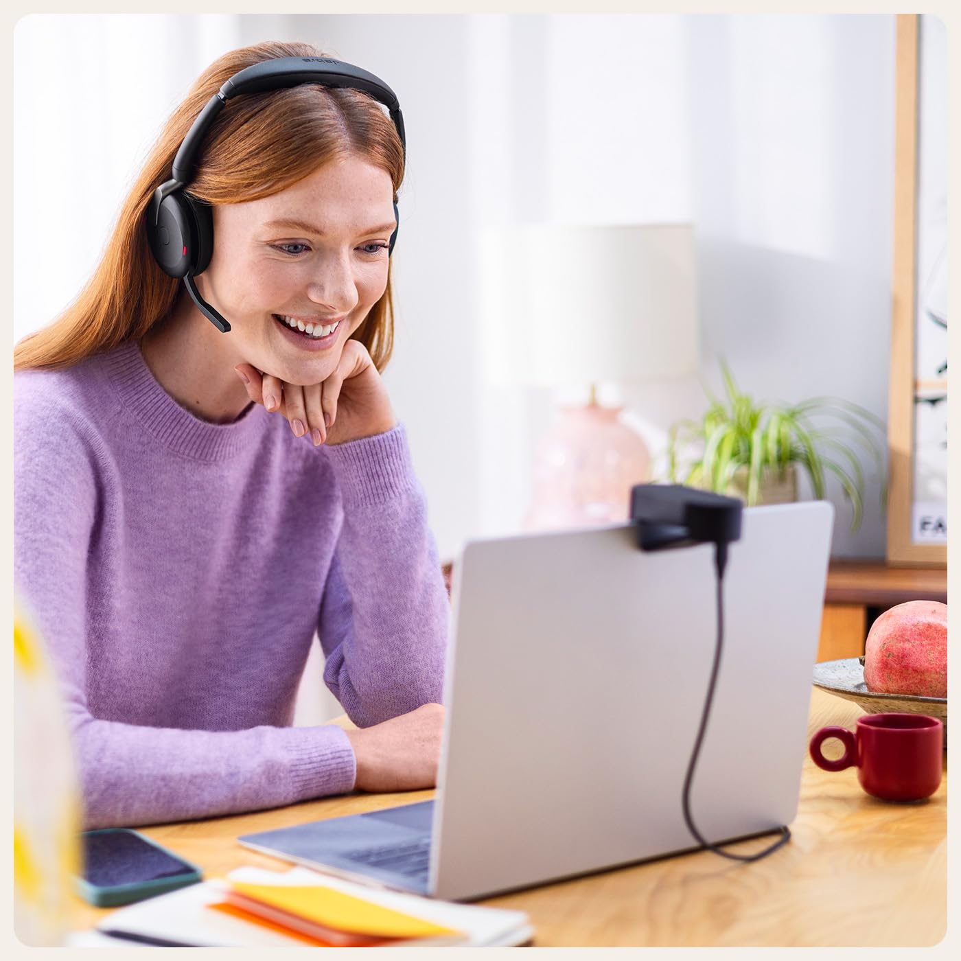 Jabra Evolve2 65 Flex zestaw słuchawkowy stereo z Bluetooth, współpracuje ze wszystkimi wiodącymi platformy + Kamera do wideokonferencji Jabra PanaCast 20 4K z obsługą sztucznej inteligencji (pack)