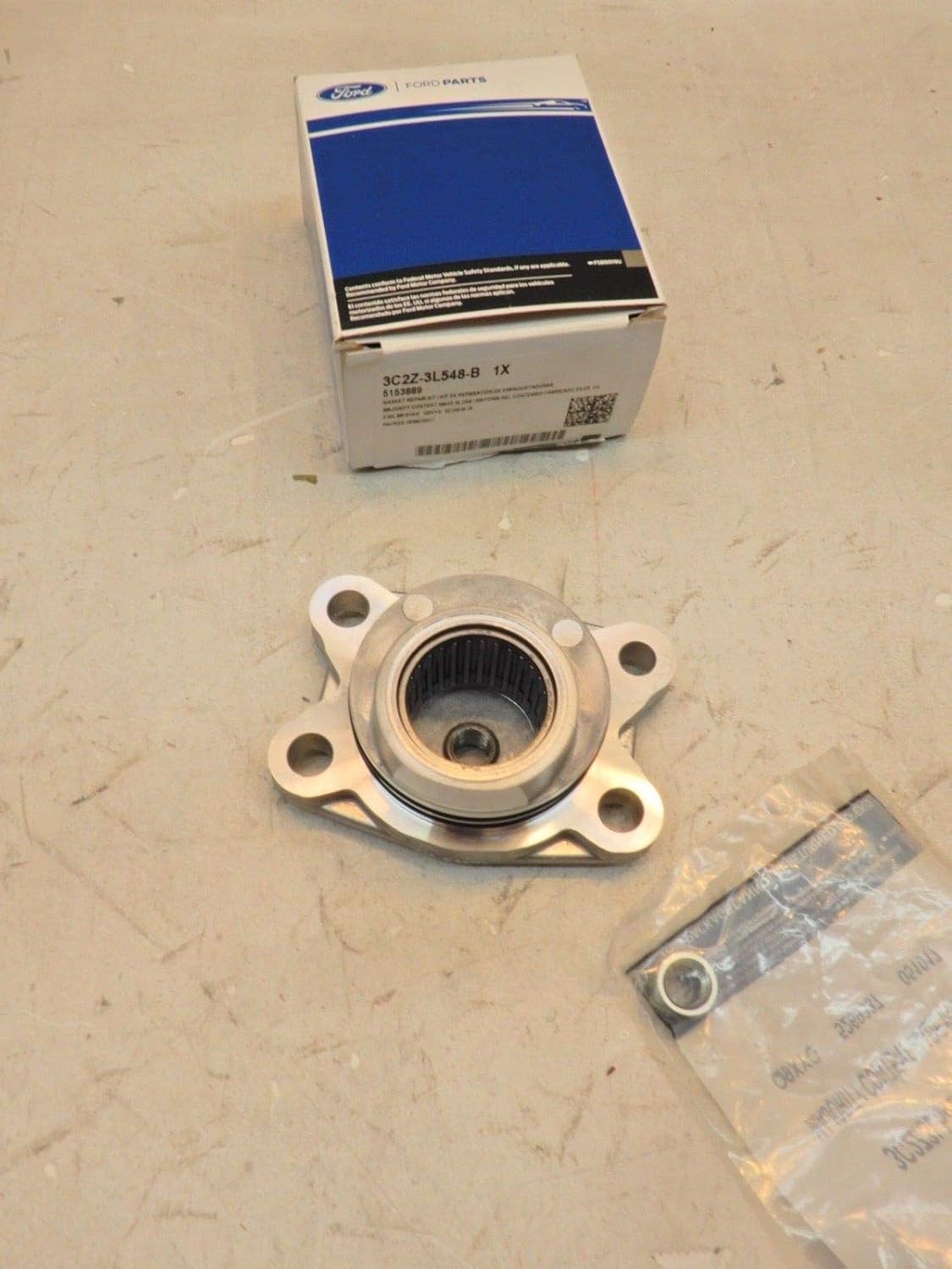 OEM NEW Genuine 20052014 Ford E150 E250 Sector Shaft Cover