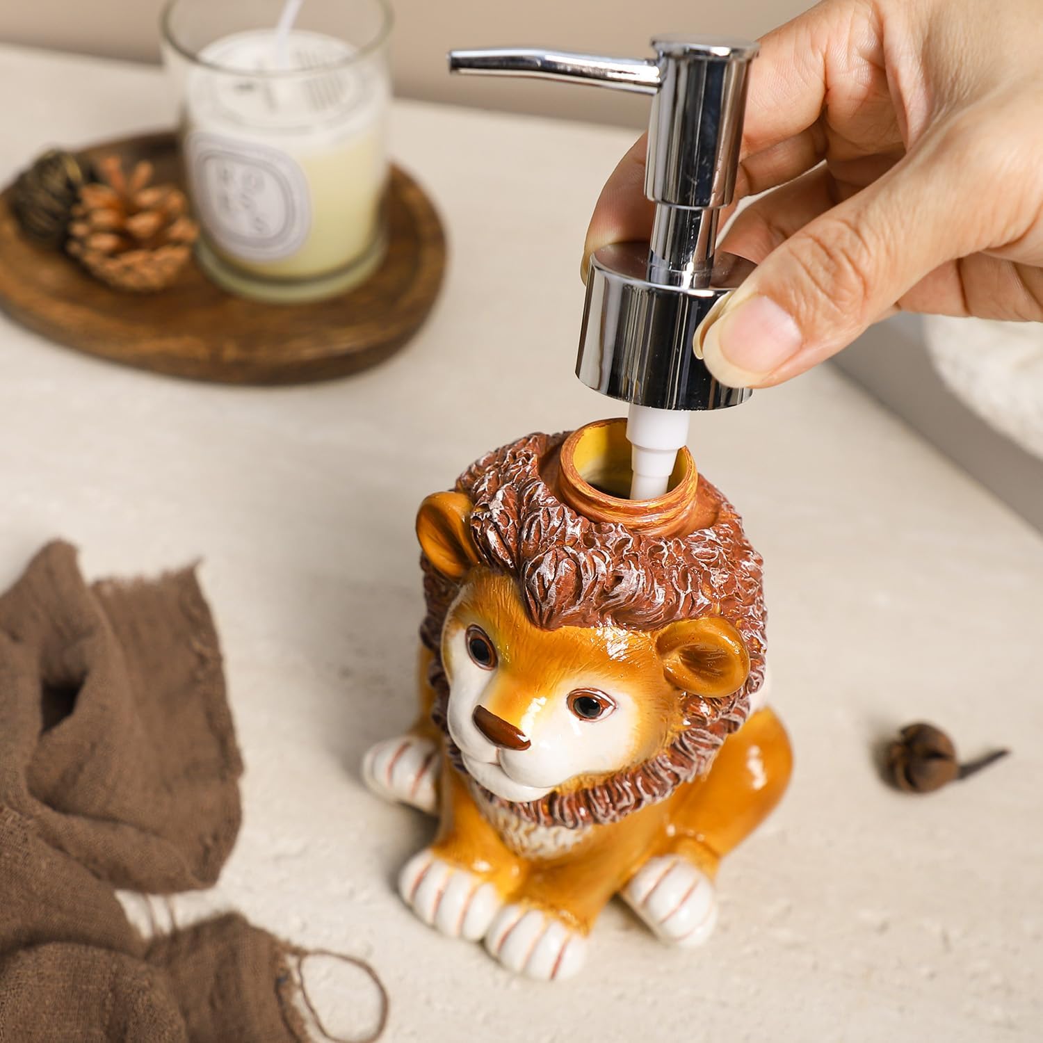 CHOOLD Resin Retro Cartoon Lion Soap Dispenser with Plastic Pump, Refillable Lotion Hand Soap Container, Lotion Bottle
