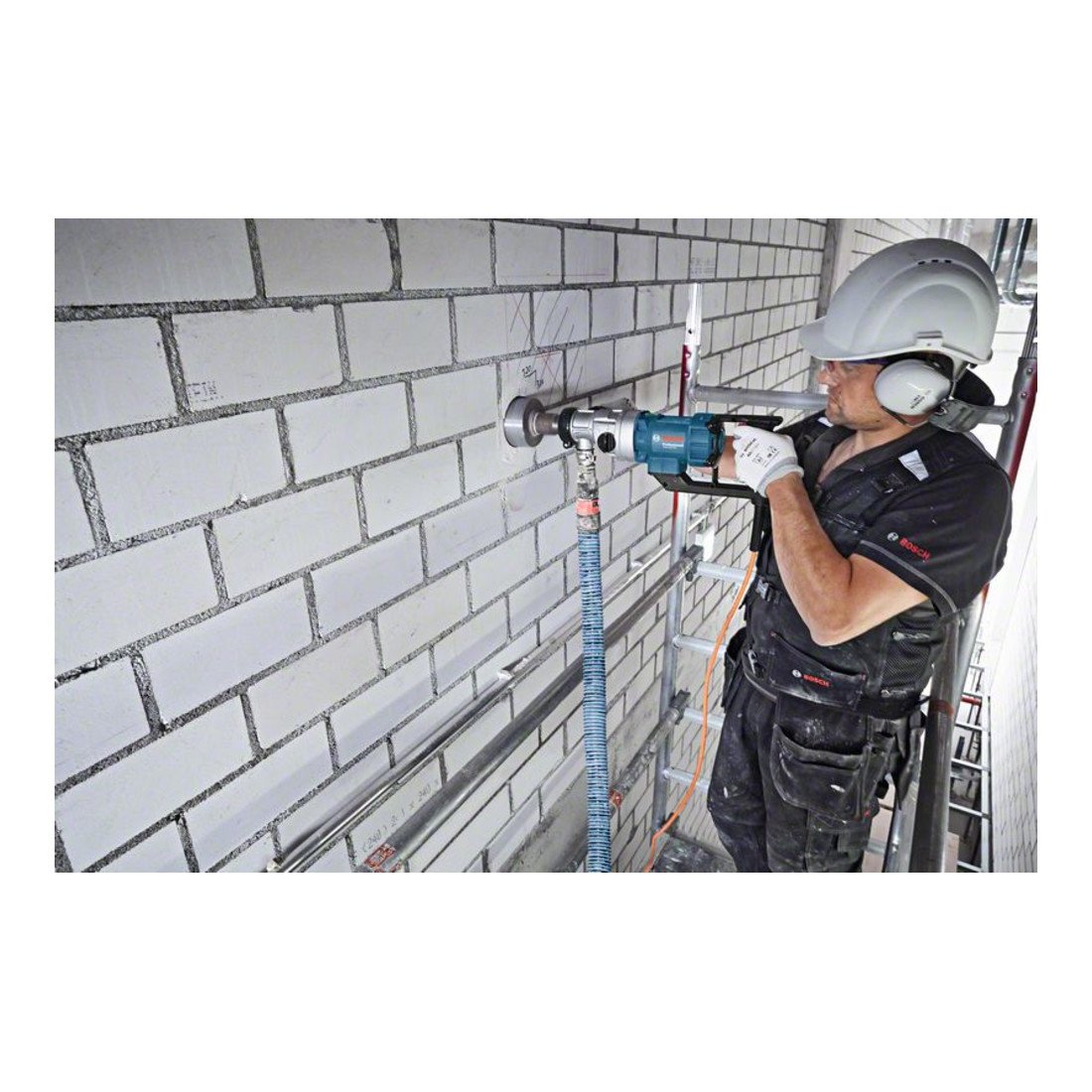 Bosch Professional perforadora de diamante p. aplicaciones en húmedo GDB 180 WE (5,2 kg, 2000 W, 230 V, rango de perforación 180 mm, incl. adaptador aspiración polvo, válvula de bola, maletín)