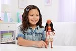 Mattel Disney Princess Poupée de mode Moana dans l'aspect signature & Collier, Possible & Collectionnable, inspirée par Disney Movie