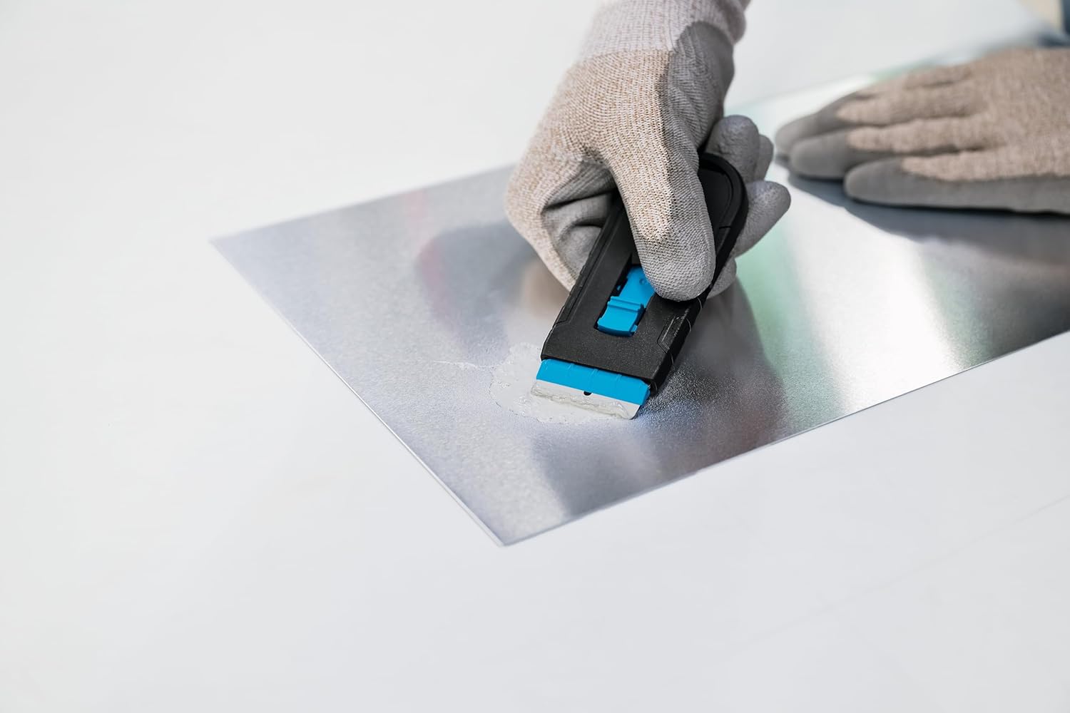 MARTOR Scraper Cleany, with Rounded Blades, Label Scraper, Narrow, Right and Left-Handed Users, Sticker, Plastic, Interchangeable Blade, Ergonomic