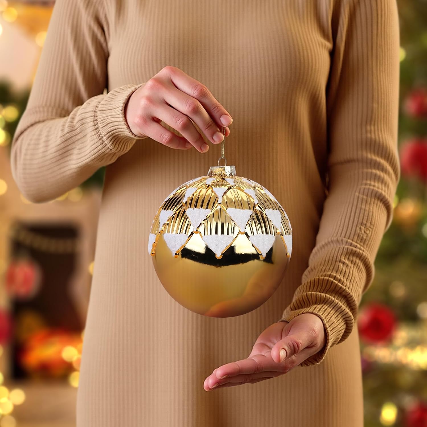 Alupssuc 6''/150mm Large Christmas Ball Ornaments, 4Pcs Christmas Tree Decor, Shatterproof Hanging Decorations with Hooks, Gold & White Baubles for Xmas Tree, Wedding, Holiday and Party Decor