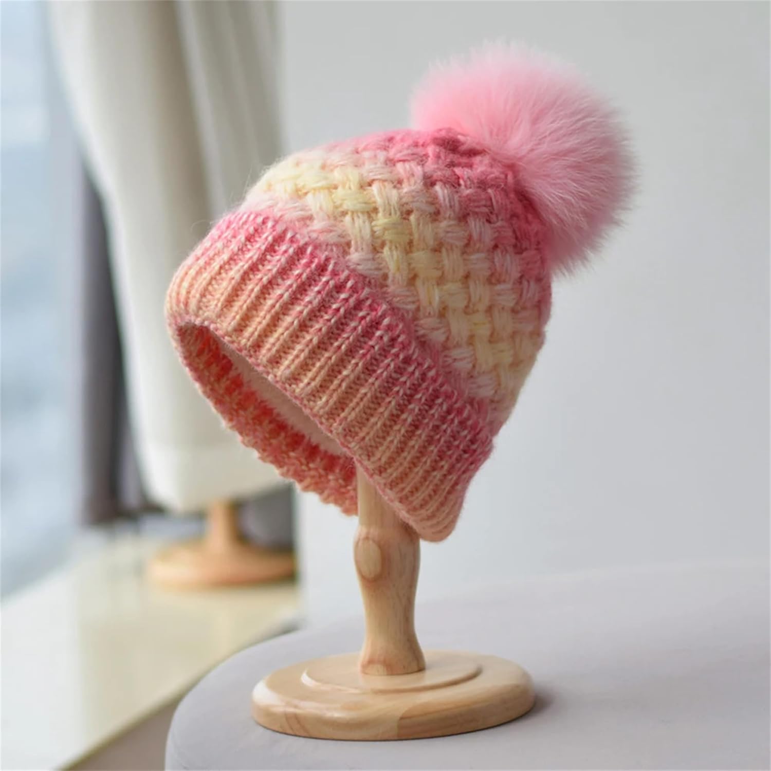 Women's Winter Thicken Warm Fleece Lining Knit Beanie Cute Pompom Cold Weather Hats Outdoor Sports Colorful Skull Caps