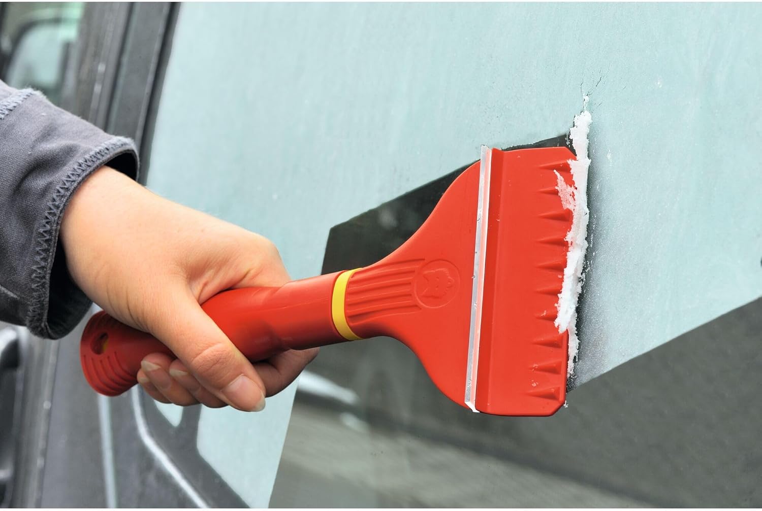 WOLF-Garten ISMZM02 Multi-Change Ice Scraper and Handle