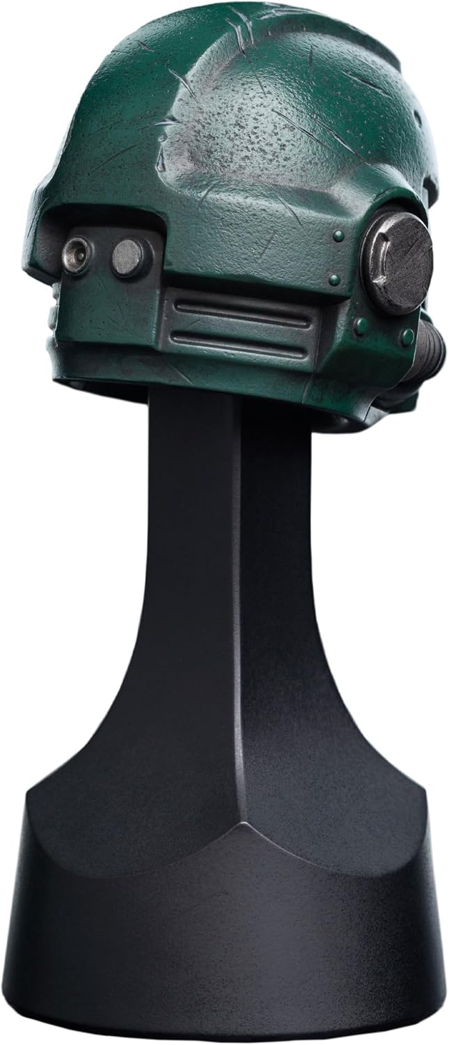 Weta Workshop Mini Prop Replica - Warhammer 40,000 - Dark Angels Helm Miniature Helmet