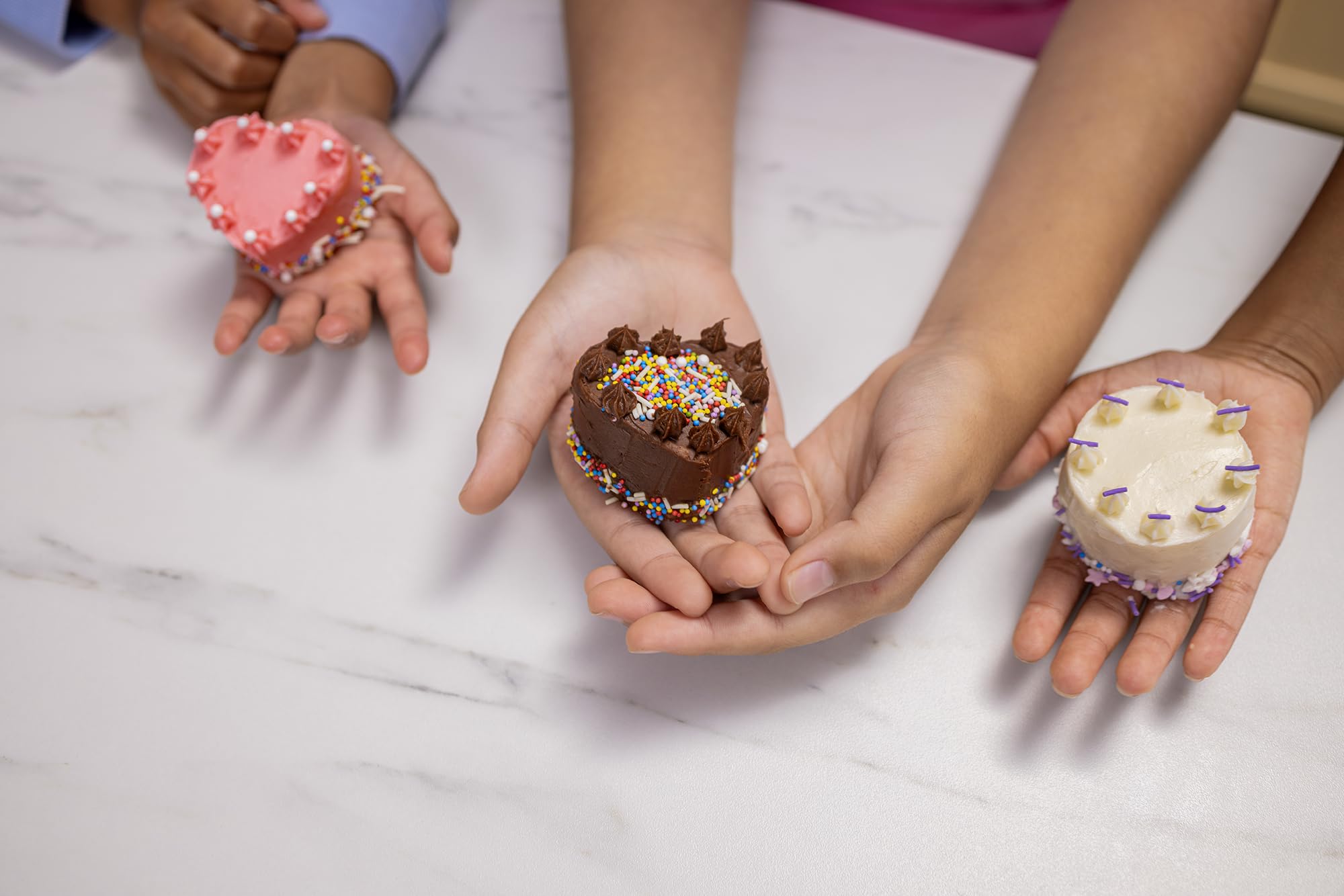 Kit Pâtisserie Créatif Licorne pour Enfants dès 6 Ans - Préparations pour Gâteaux + Glaçage + Déco - Cuisson Micro Ondes