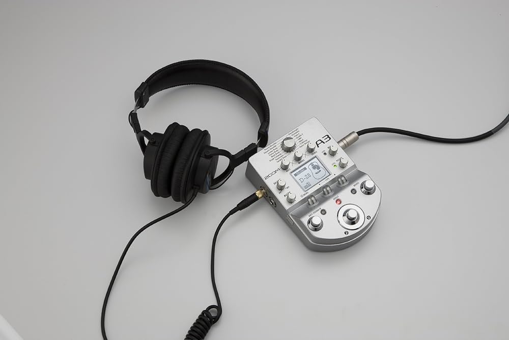 ギター ZOOM A3 Pre-Amp & Effects Amazon.com: Zoom A3 Pre-Amp and Effects for Acoustic Guitar