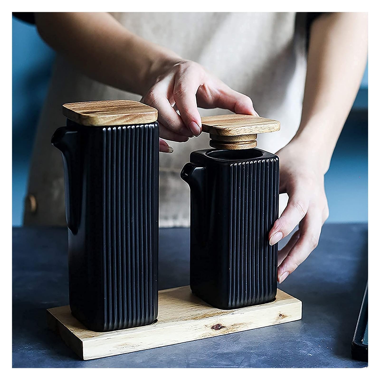 Dispensador de Aceite, dispensador de Aceite y vinagre, Juego de 2 Botellas de cerámica en Blanco y Negro para Aceite y vinagre, Salsa de Soja y Jarabe de Arce.