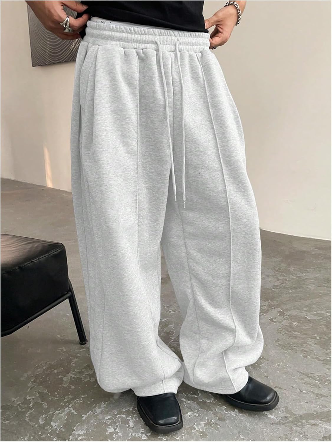 OYOANGLE Men's Baggy Sweatpants Drawstring Elastic Waist Loose Wide Leg Athletic Sweat Pants with Pockets - Image 4