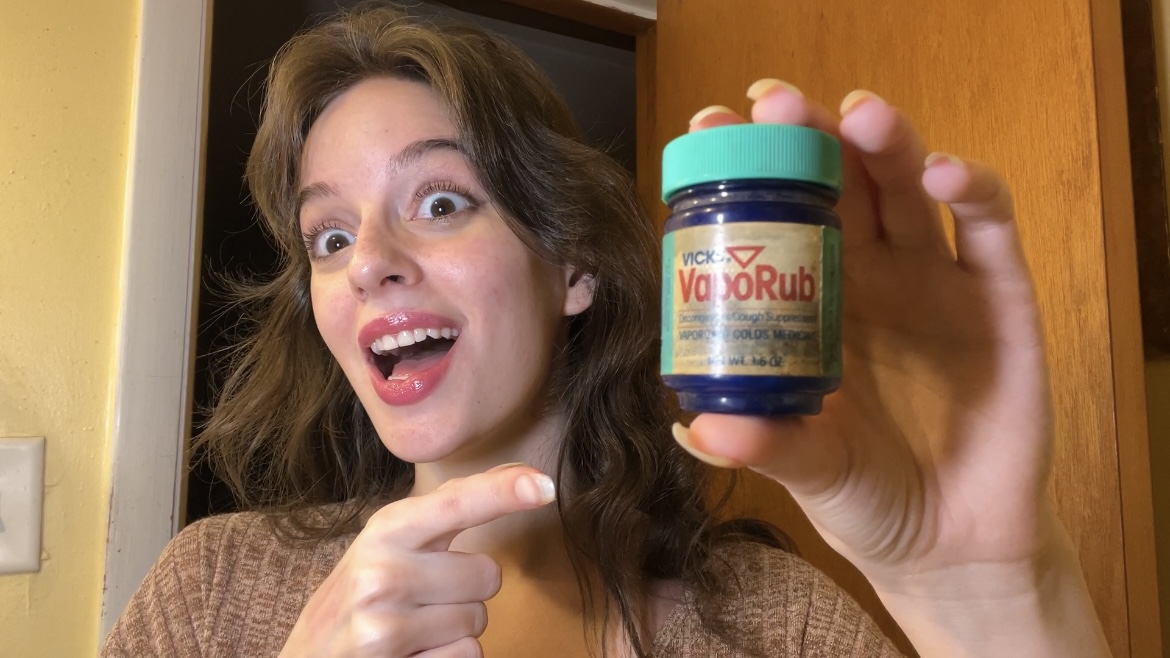applying vicks on cigarette Cool Tips/Tricks Using Vapor Rub Each transparent patch is formulated with 21 mg of potent herbal ingredients This Vicks Inhaler literally saved