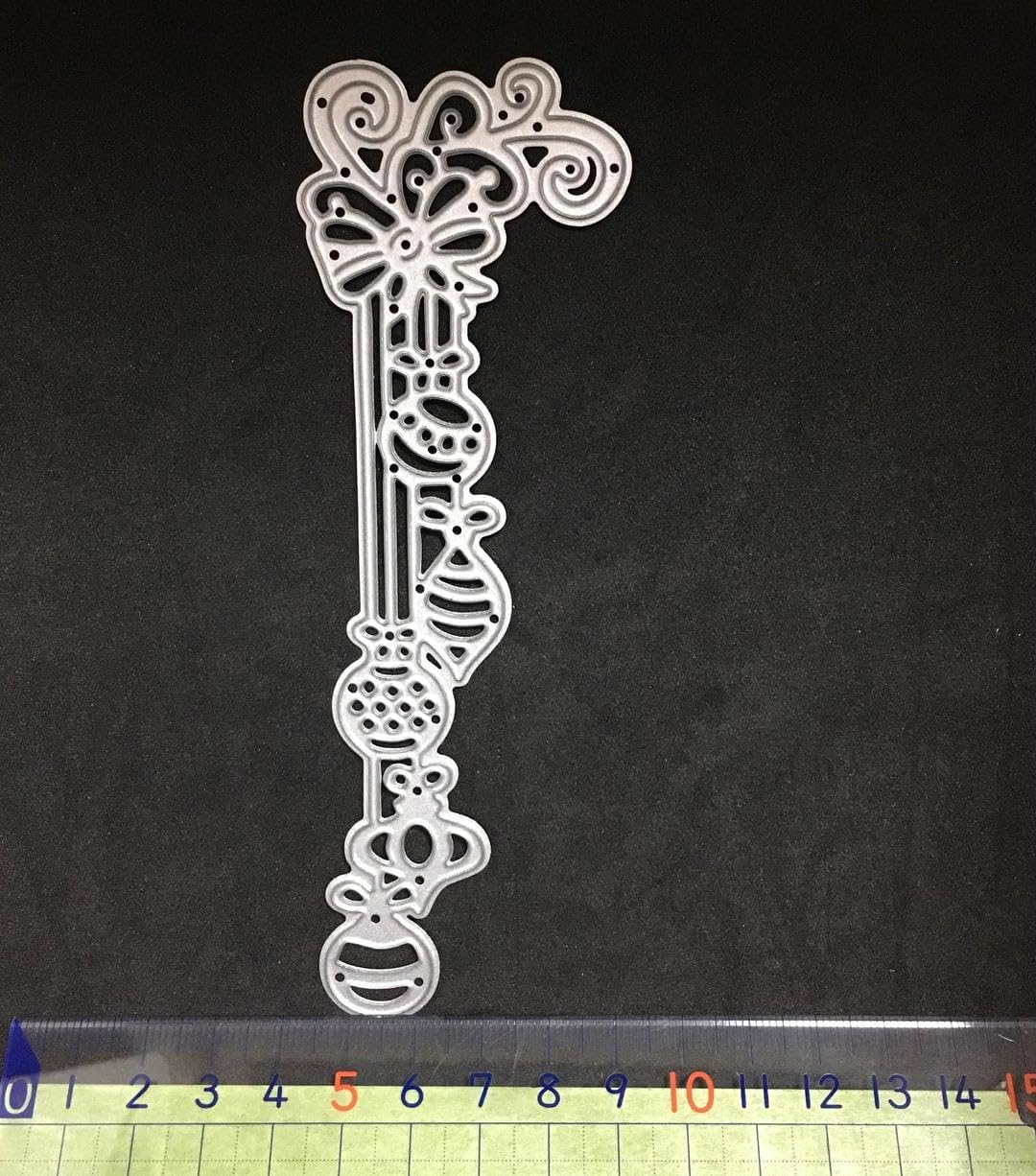 クリスマスオーナメントのフレーム カッティングダイ