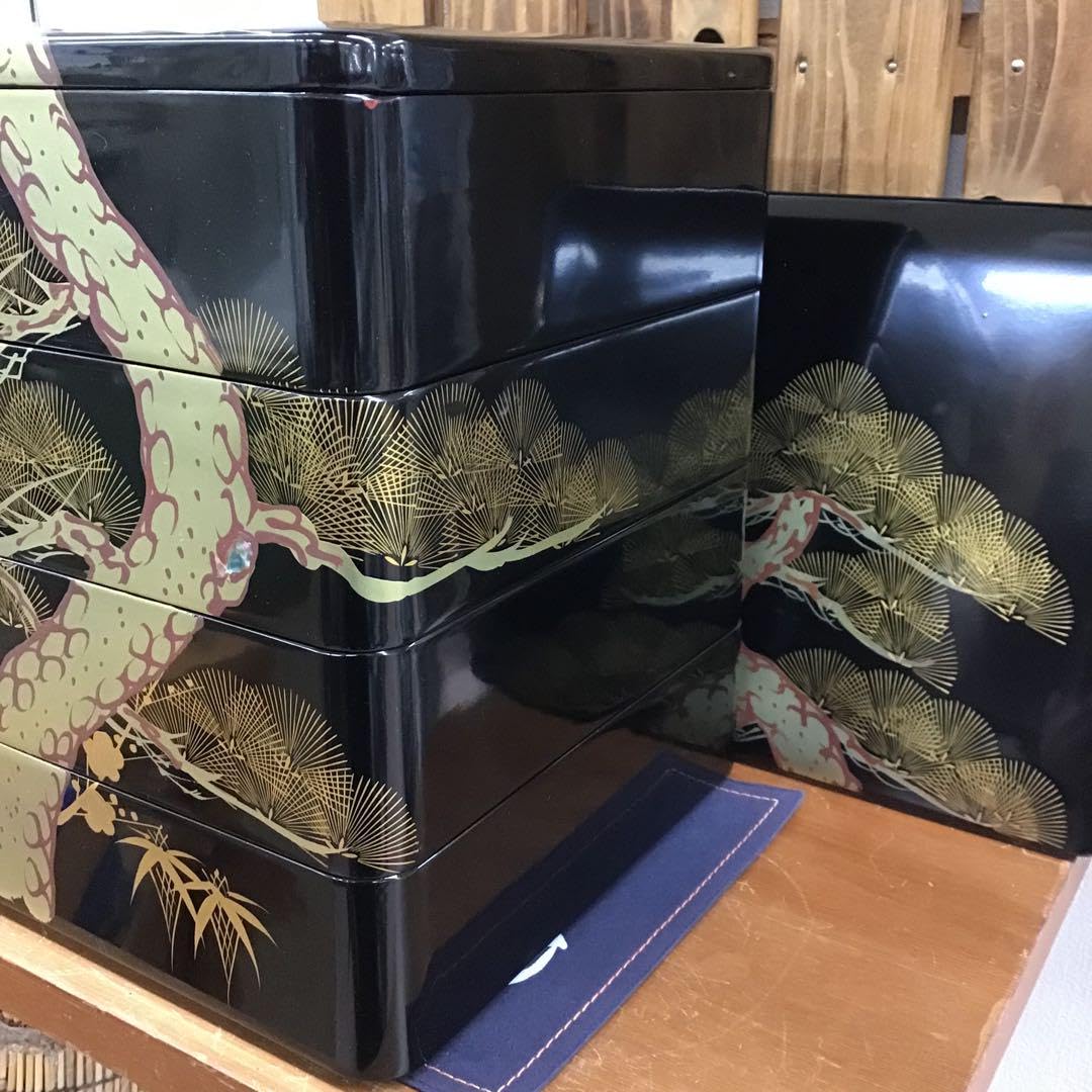 重箱　四段重箱　木紛樹脂に本塗　7:5寸　670 Amazon.co.jp: 重箱 四段重箱 木紛樹脂に本塗 7:5寸 670 : ホーム