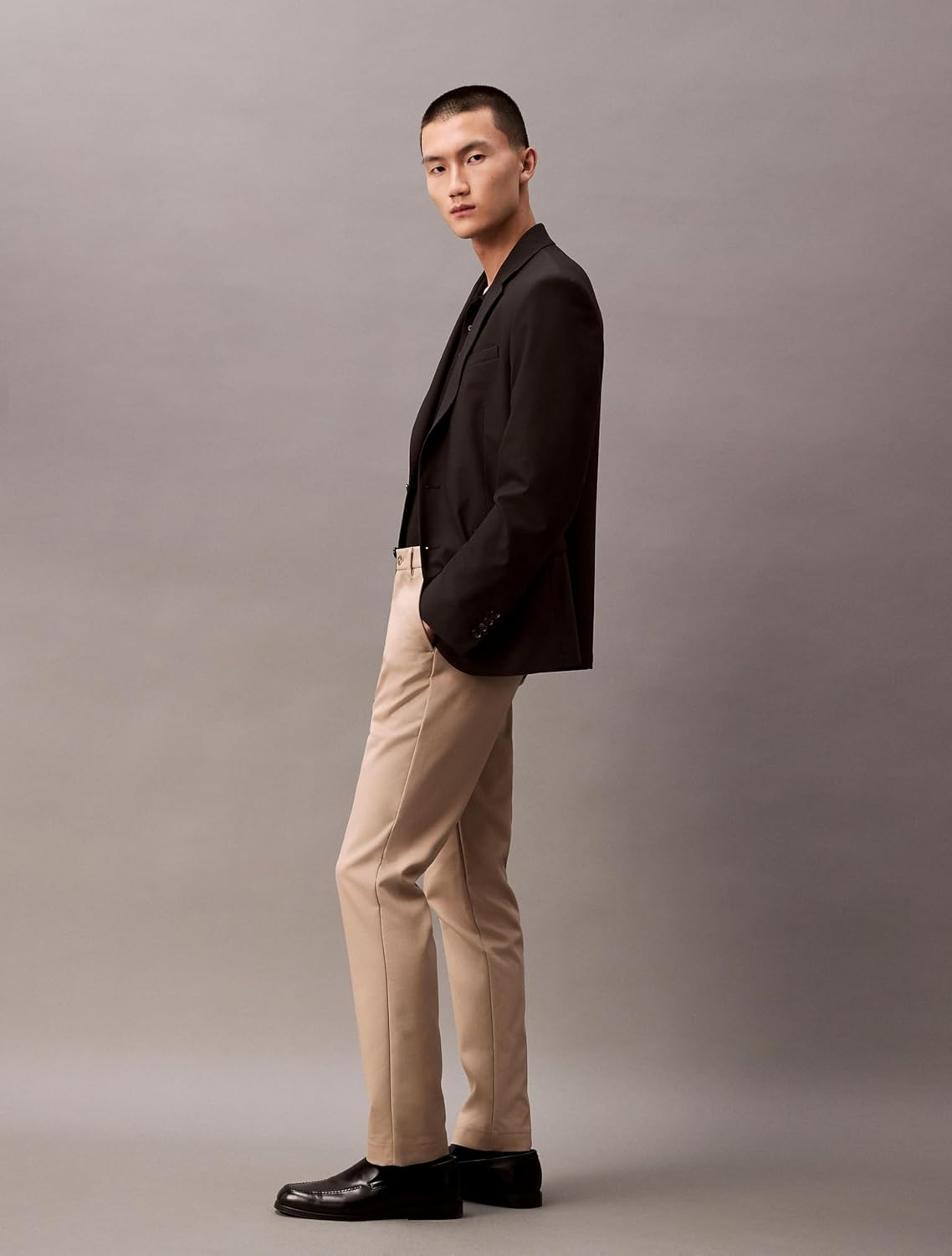 Calvin Klein Mens Modern Stretch Chino Wrinkle Resistant Pants - Image 4