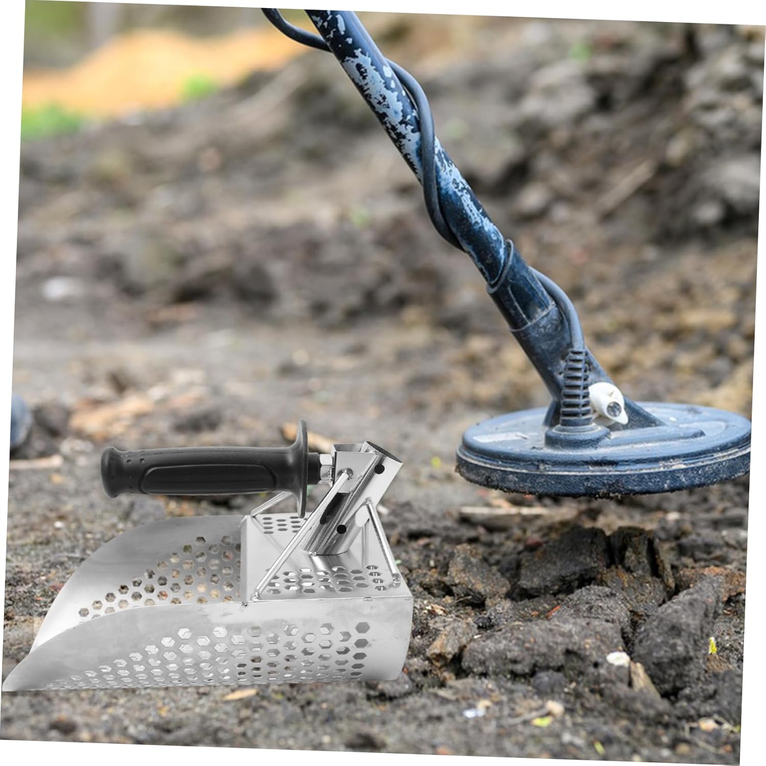 Sturdy Stainless Steel Beach Shovel Metal Detecting Tool Sand Scoop Sifting Shovel for Outdoor Activities