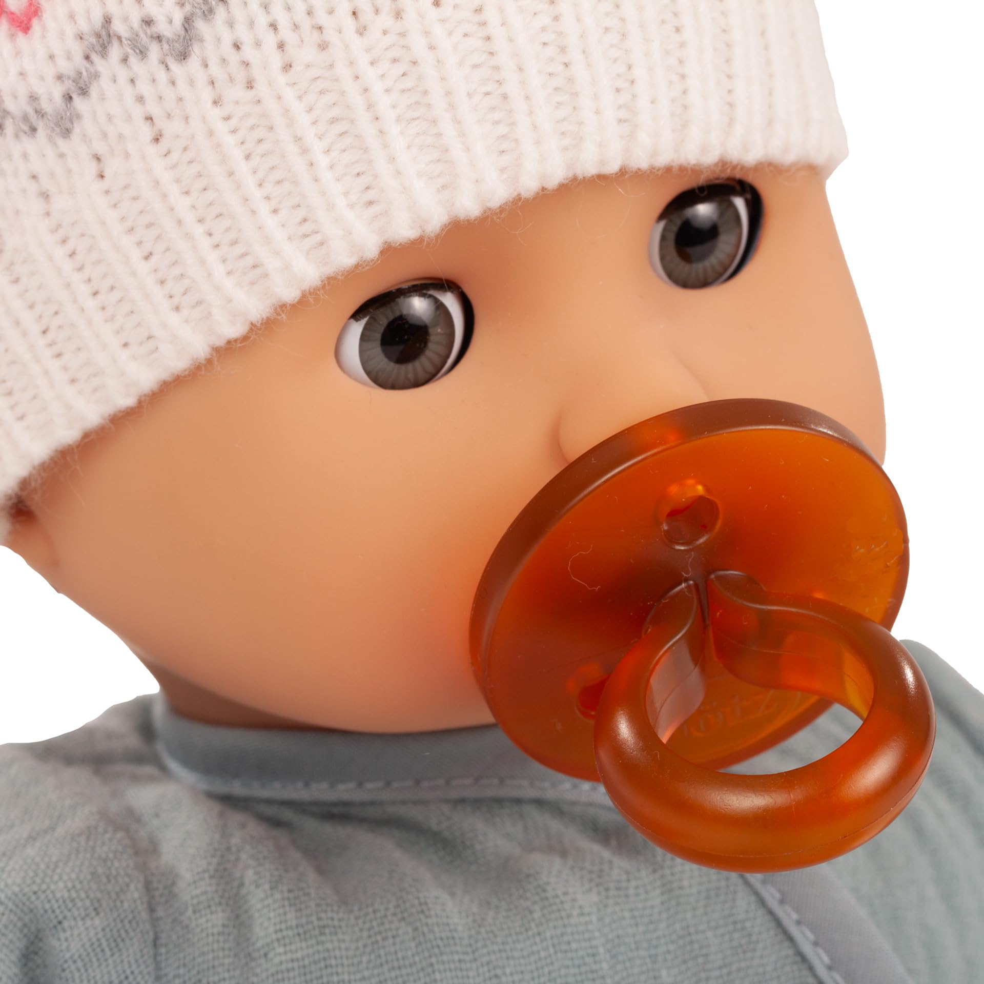 Götz 2620580 Muffin Baby Zick Zack Puppe 33 cm Babypuppe Blaue Schlafaugen | 6-tlg, ohne Haare, Weichkörper, für Kinder ab 18 Monaten, waschbar, mit Schnuller, Anzug, Strickmütze und Strickschuhen