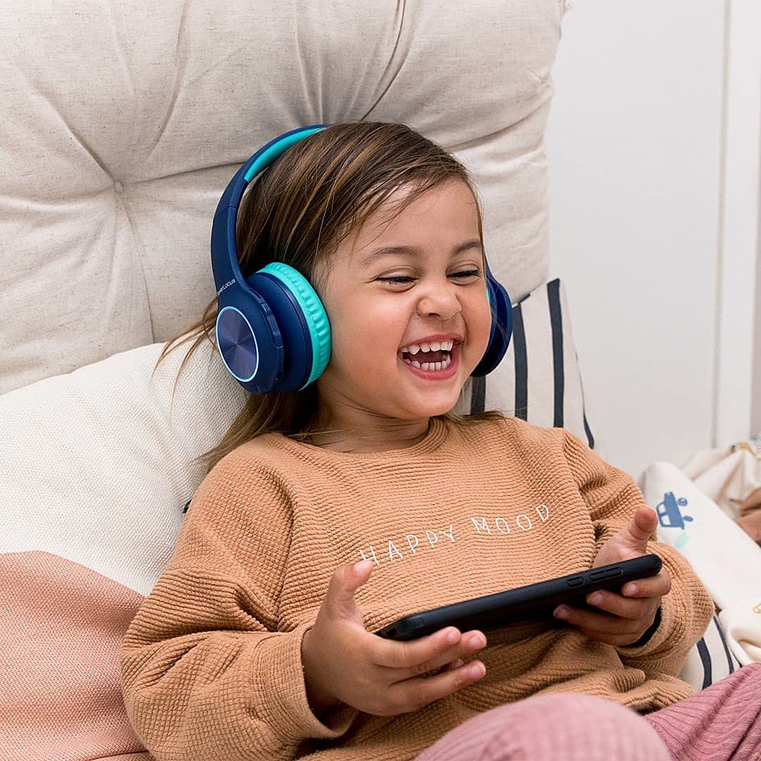 PowerLocus Casque Bluetooth Pliable sans Fil pour Enfant avec Lumières LED, HD Stéréo, USB-C Recharge Rapide, Micro intégré, SD Mode et Filaire pour iPhone/Tablettes/TV