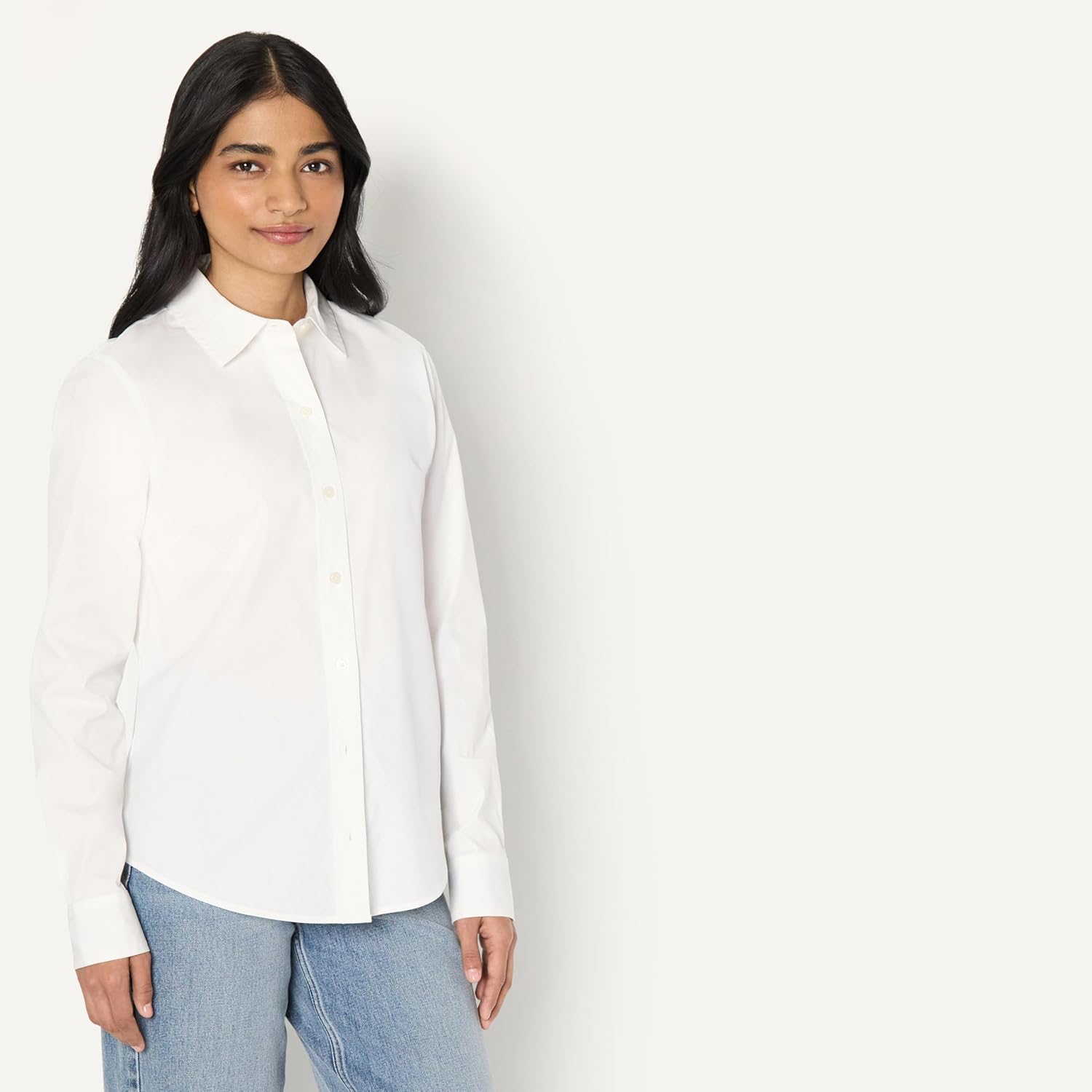 Amazon Essentials Women's Regular-Fit Stretch Poplin Button-Up Dress Shirt - Image 2