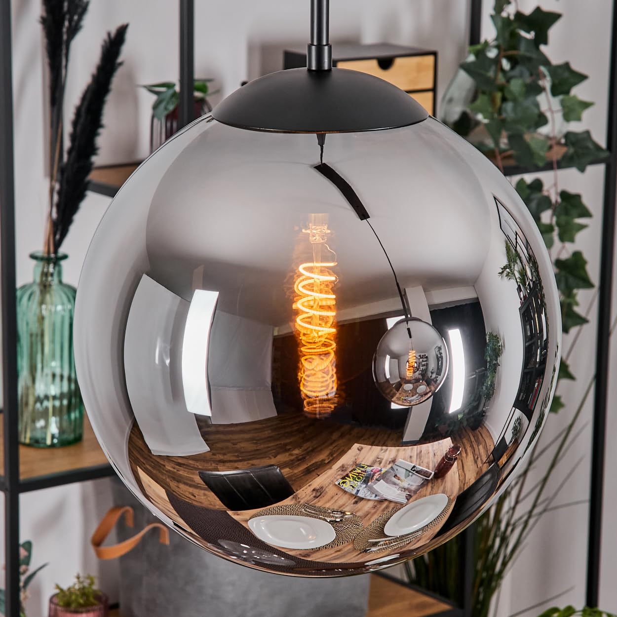 HOFSTEIN Hängeleuchte Gastor, 2-flammige Hängelampe aus Metall/Glas in Schwarz/Chorm/Rauch, Retro/Vintage-Design (Ø 30cm), E27, Pendelleuchte höhenverstellbar max. 127cm, Esszimmer, Wohnzimmer, Küche