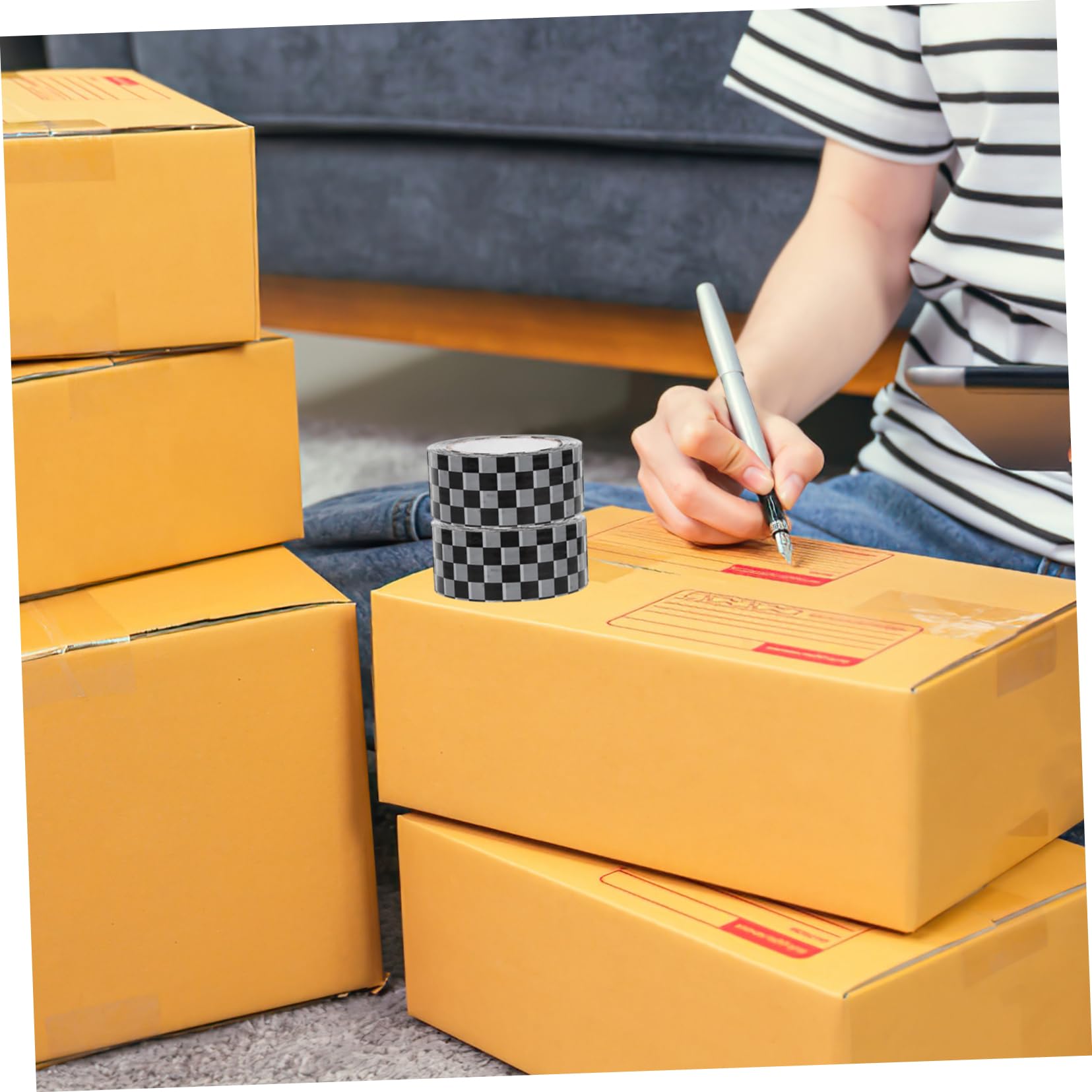 DOITOOL 5 Rollen Kariertes Paketklebeband aus Bopp Stark Klebend Leicht und für Kartonversiegelung DIY Verpackung Expressboxen Einfaches Design Vielseitig Einsetzbar