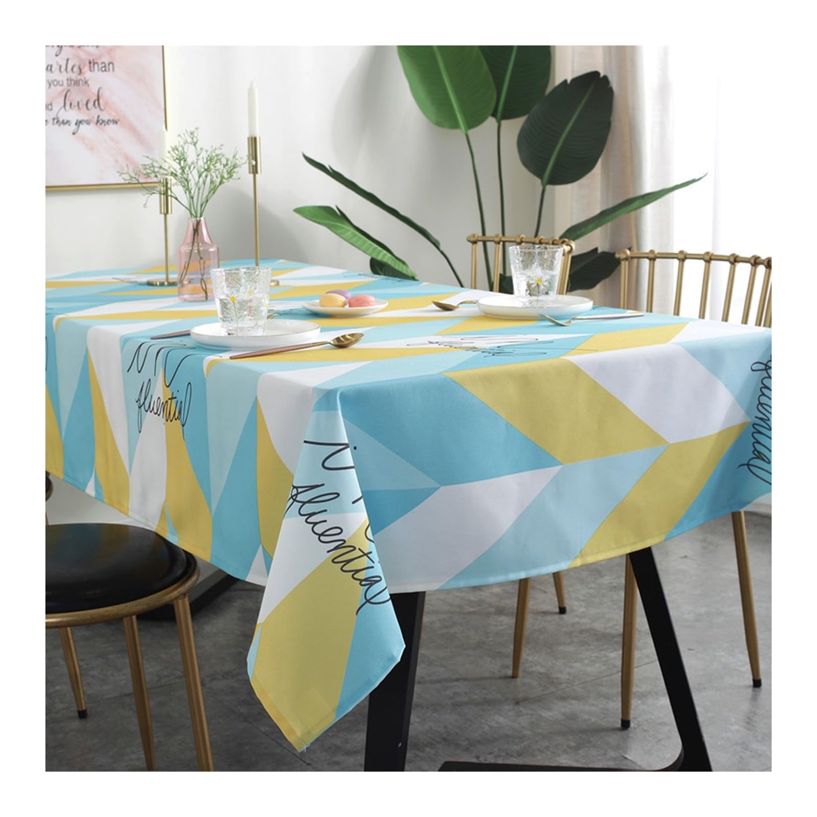 Nappe de table anti tache bleue 135x250 imprimée triangles pour embellir vos buffets