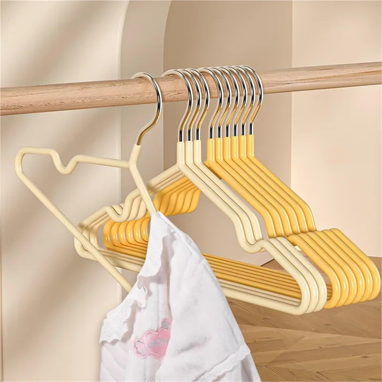 Grucce per Cappotti Grucce Antiscivolo in Metallo Senza Tracce da 10 Pezzi, Appendiabiti Resistenti, salvaspazio Domestico for l'organizzazione della Camera da Letto per Abito, Camicia(Yellow)