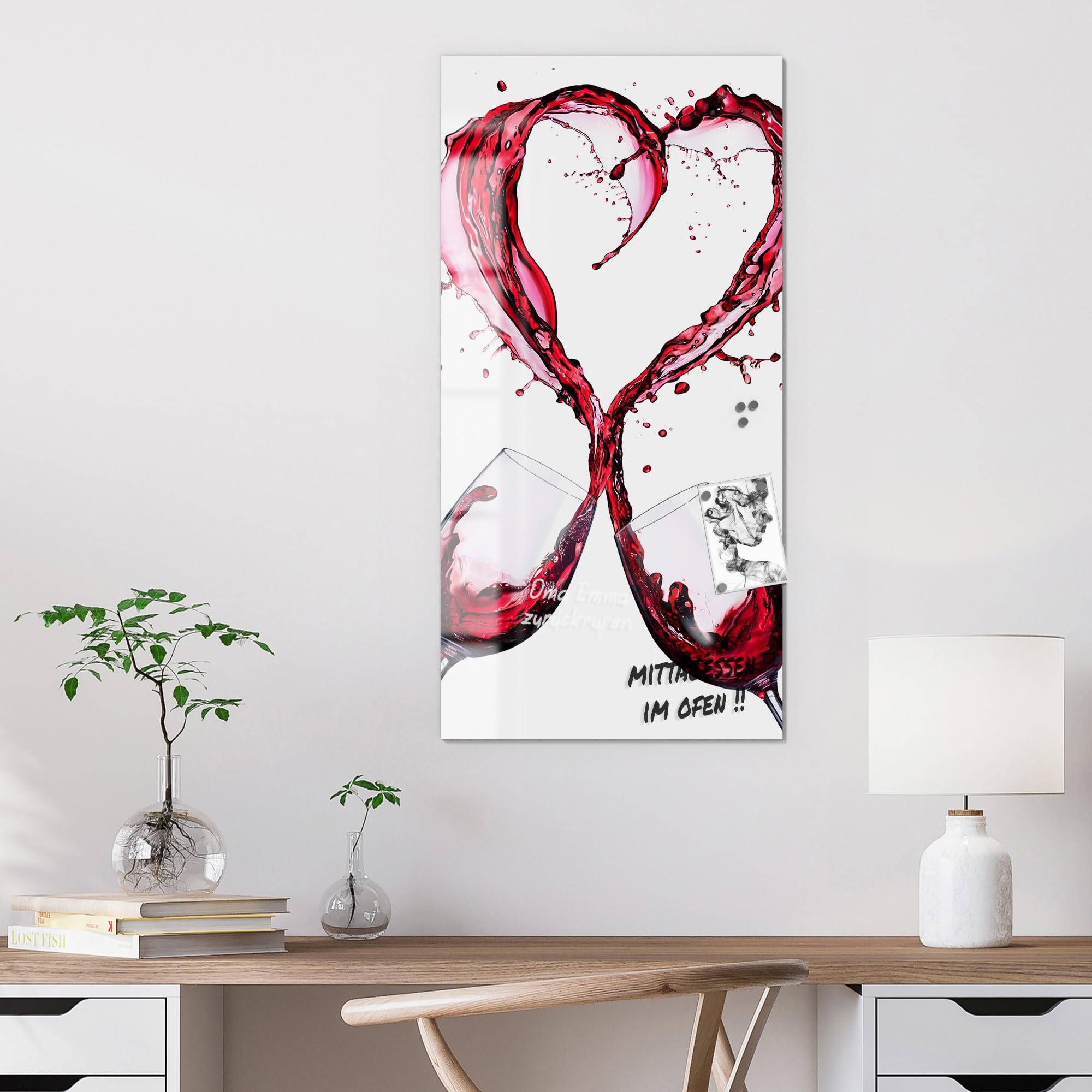 DEQORI Glas-Magnettafel | 50x100 cm groß | Motiv Weinherz beim Anstoßen | Memo-Board aus Glas | Magnetboard inkl. Magnete, Stift & Tuch für Küche & Büro | Tafel magnetisch & beschreibbar