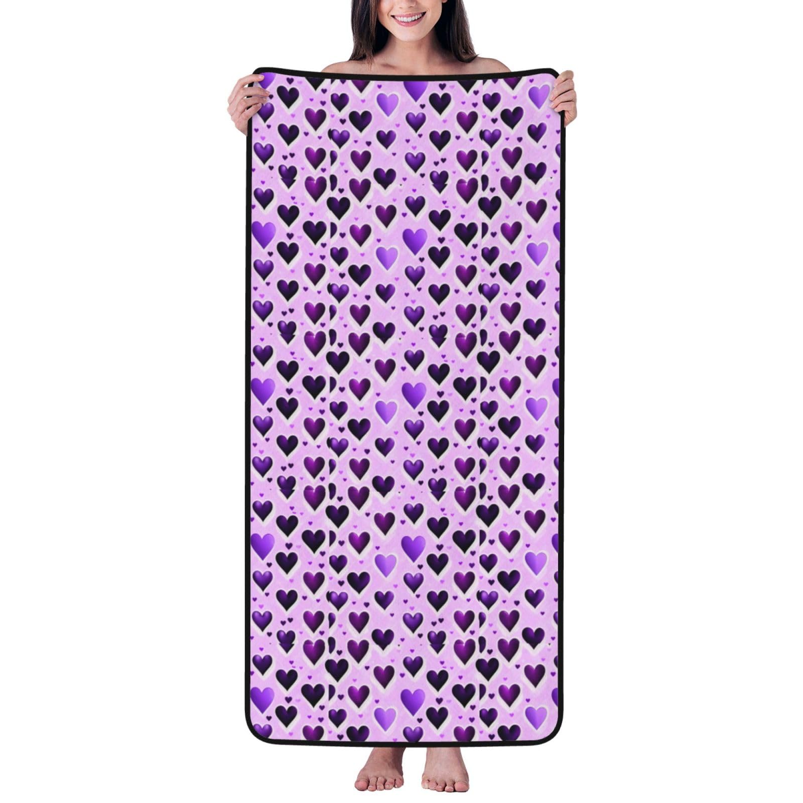 Toalla de baño absorbente de terciopelo coral con corazones morados ideal para viajes y playa