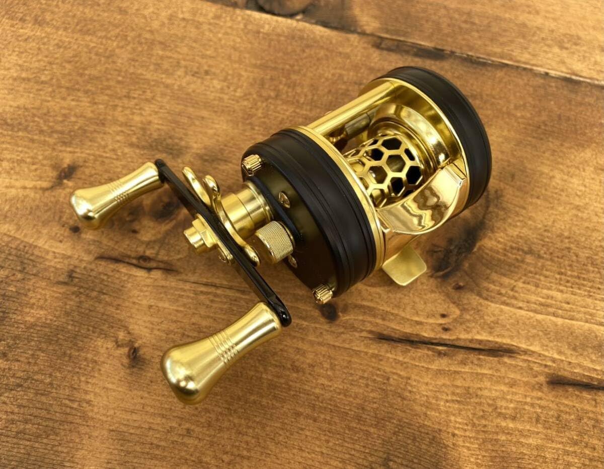 Amazon | トラウト ベイトリール 丸型 リール ブラック×ゴールド 渓流