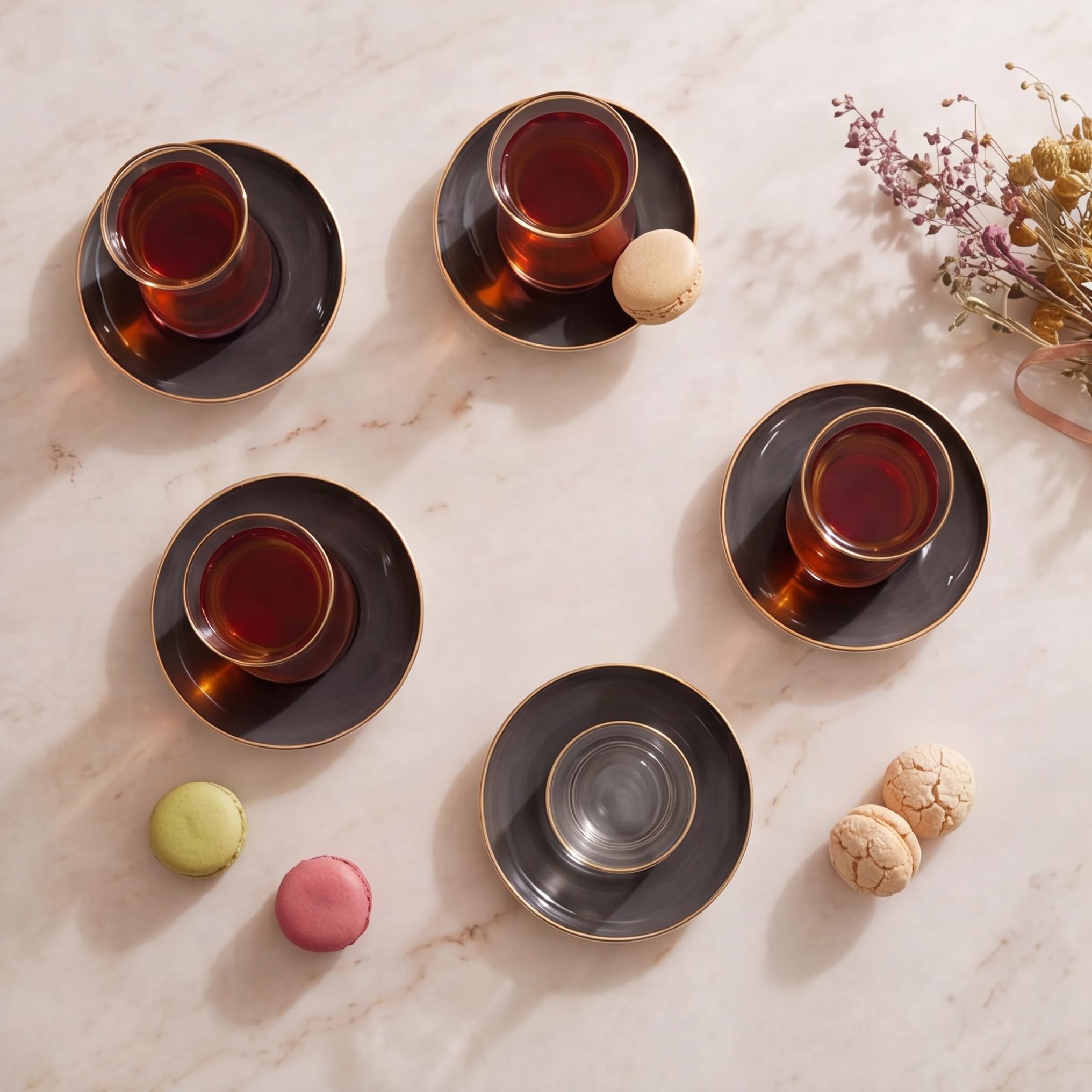 KARACA Juego de té retro antracita para 6 personas, vasos de té turco con platillos, 12 piezas, detalles de calcomanía dorada