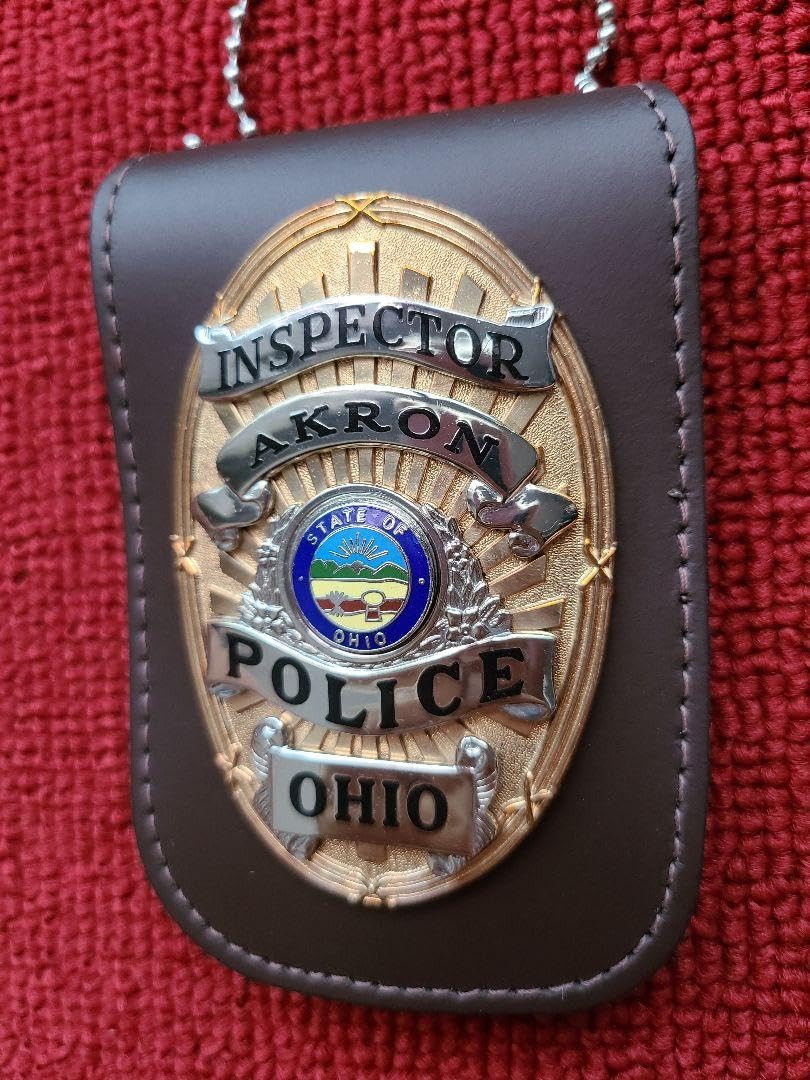 米国ポリスバッジ【AKRON POLICE】ブラッキントン製 PF社ホルダー付き