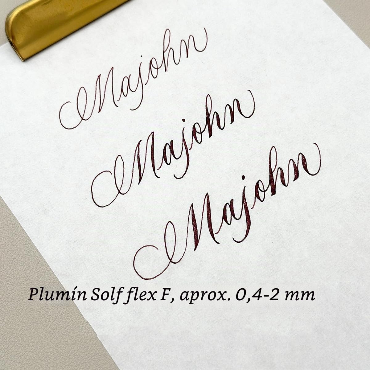 erofa Majohn P136 - Pluma estilográfica de émbolo, plumín flexible, en resina negra, juego de plumas flexibles