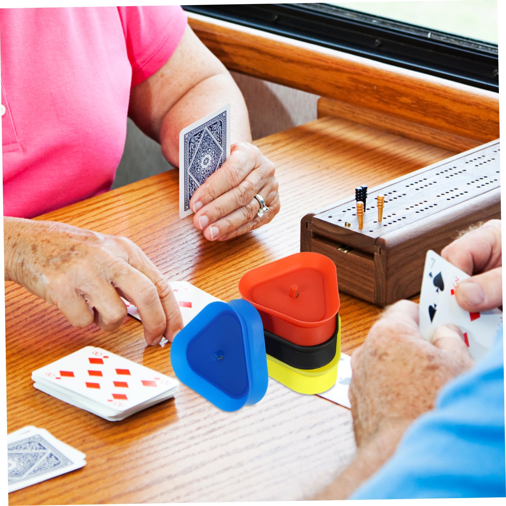 BCOATH Hands- Playing Card Holder Triangle Shape Card Stand Poker Stands Poker Game Accessories