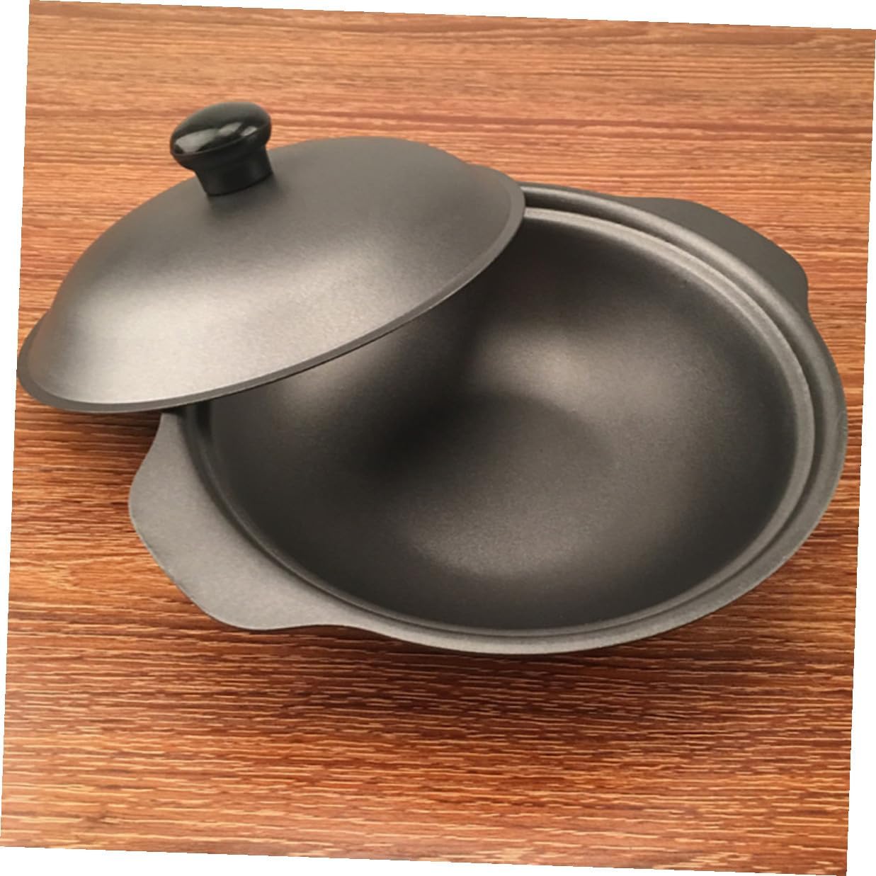 ULTECHNOVO Cast Iron Casserole with Lid for Yellow Braised Chicken Rice Heat-resistant Iron Pot with Vent Energy-saving Clay Pot Rice Cooker for Even Heat Distribution and Use