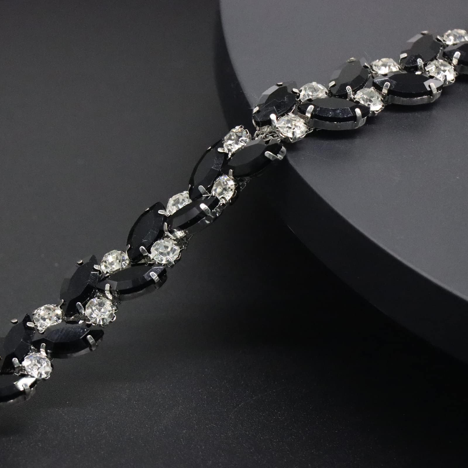Jerler 1 Yard Rhinestone Trim, Crystal Rhinestone Chain Applique, Ideal for DIY Decoration and Wedding Clothing Embellishments, 0.6" Width (Black)